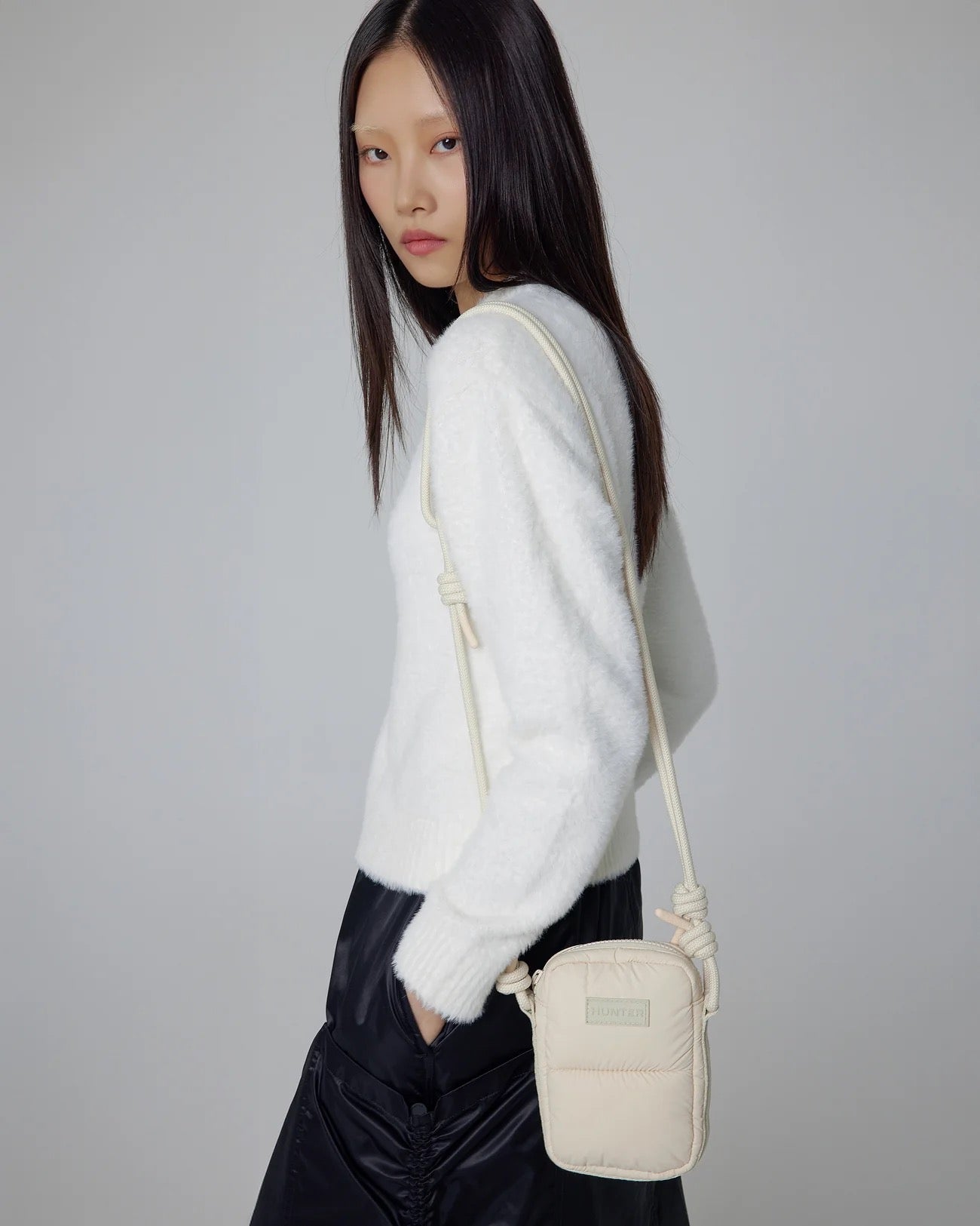 イントレピッド エクストラ パフド フォンポーチ