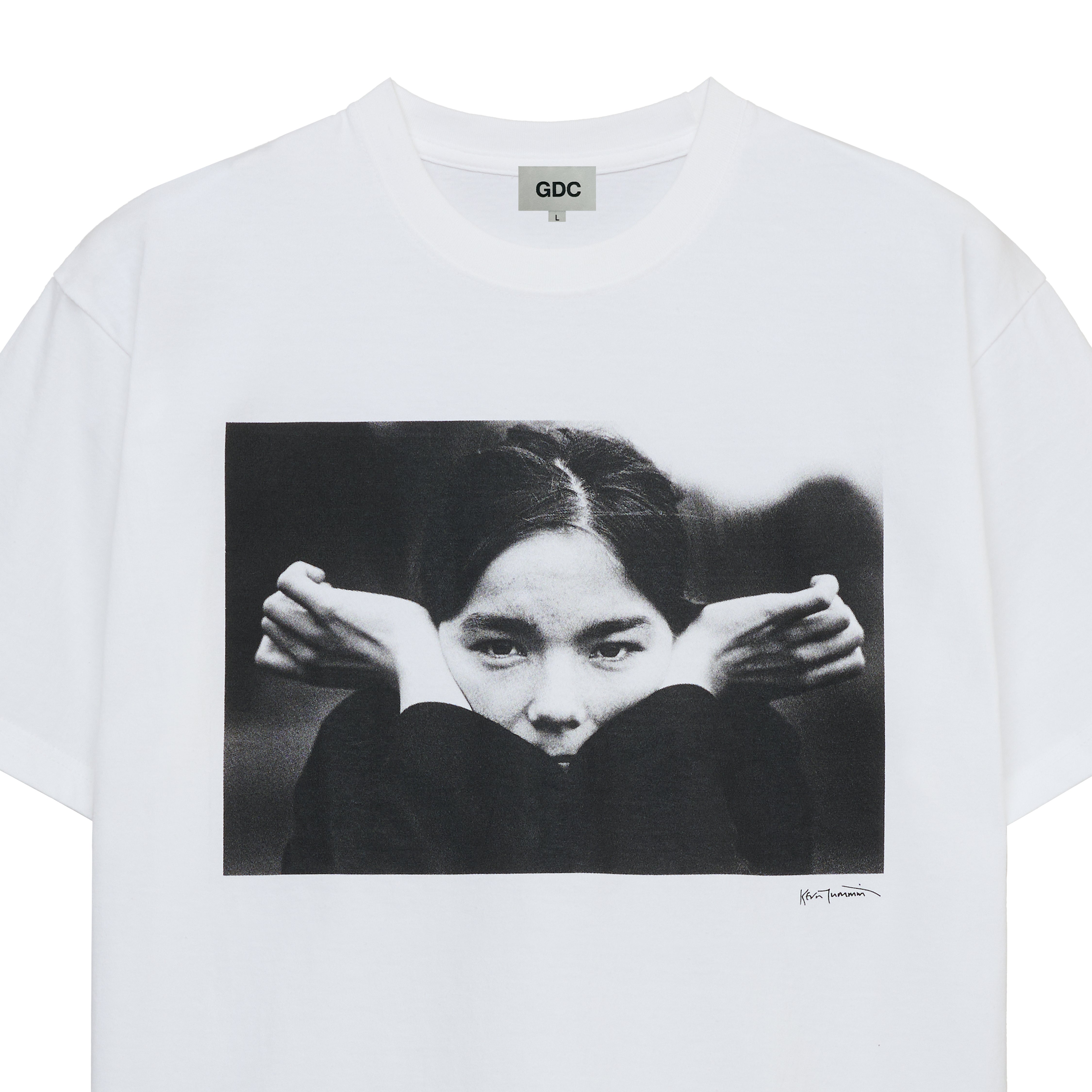 Bjork by Kevin Cummins×GDC】Monochrome Tee – TIME AFTER TIME