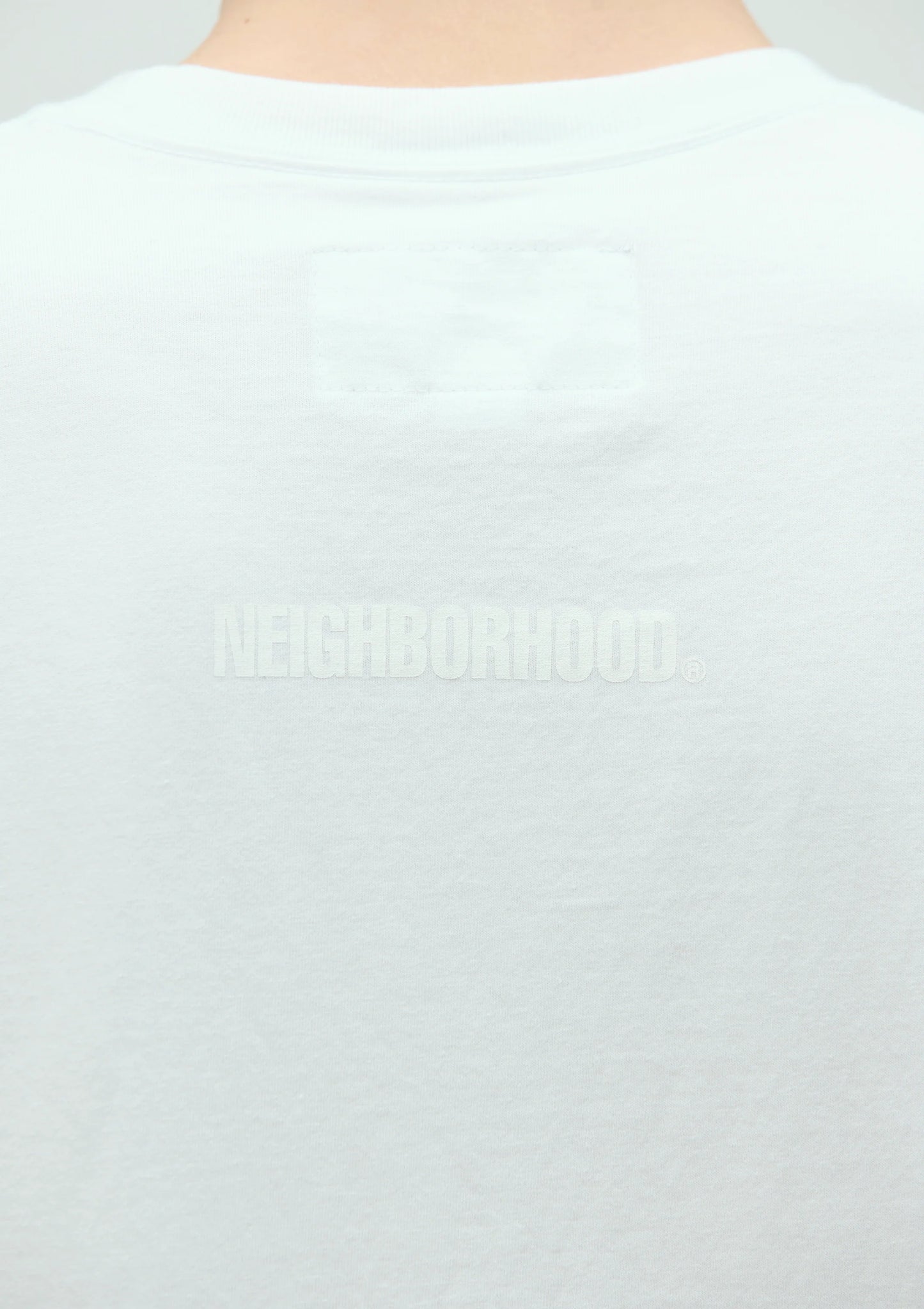 NH × KATHARINE HAMNETT. CREWNECK SS-3