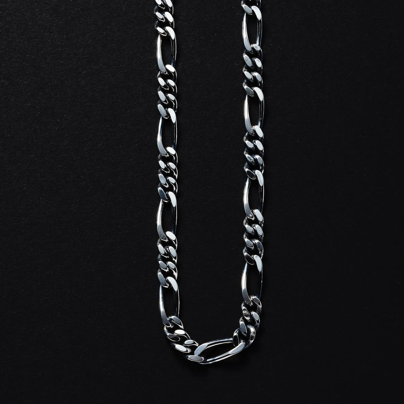 Engraved Narrow Wallet Chain (Short)