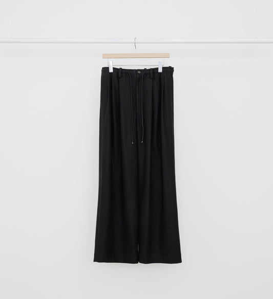 TRIPLE PLEATED EASY TROUSERS BLACK