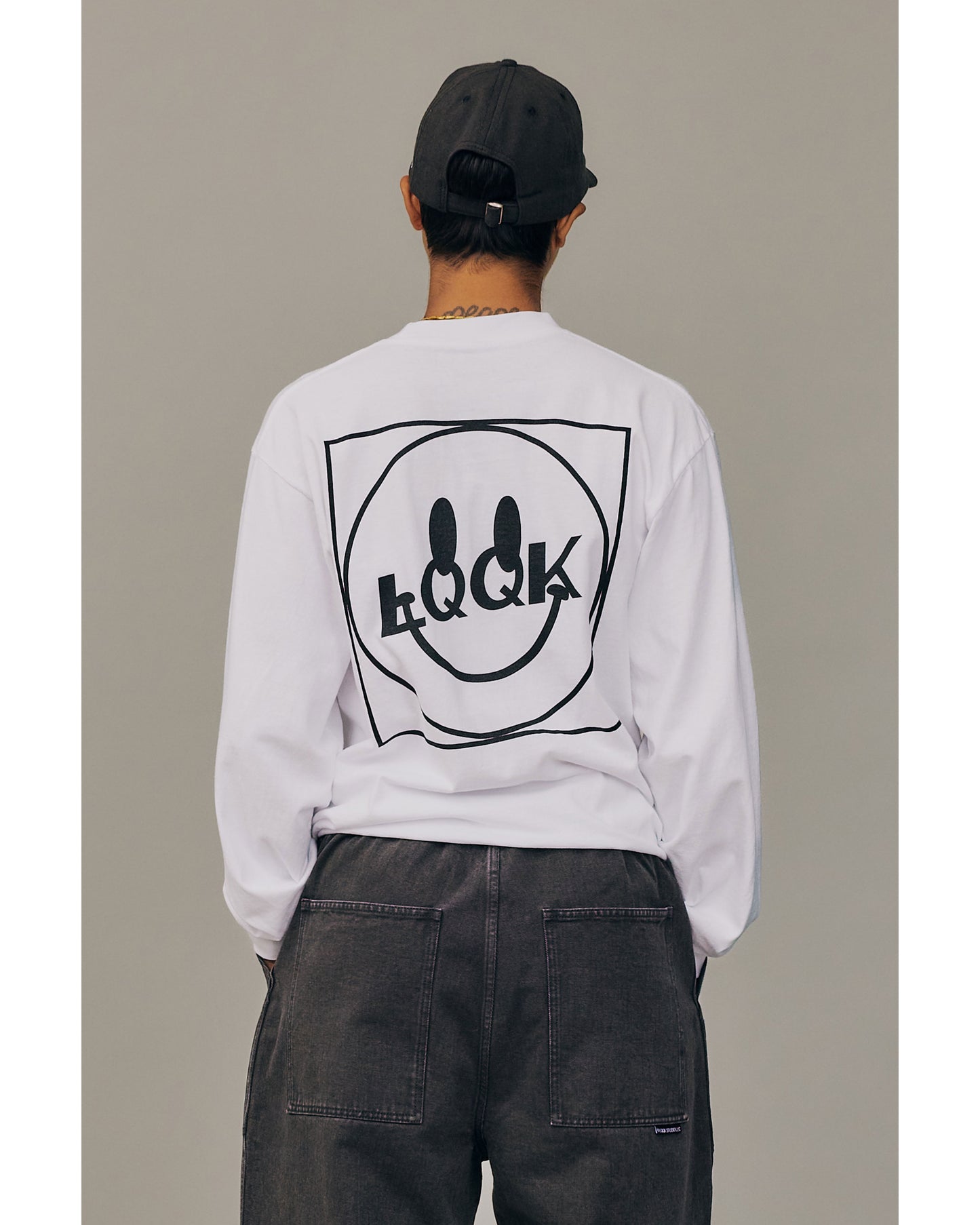 LQQK SMILEY LOGO POCKET TEE