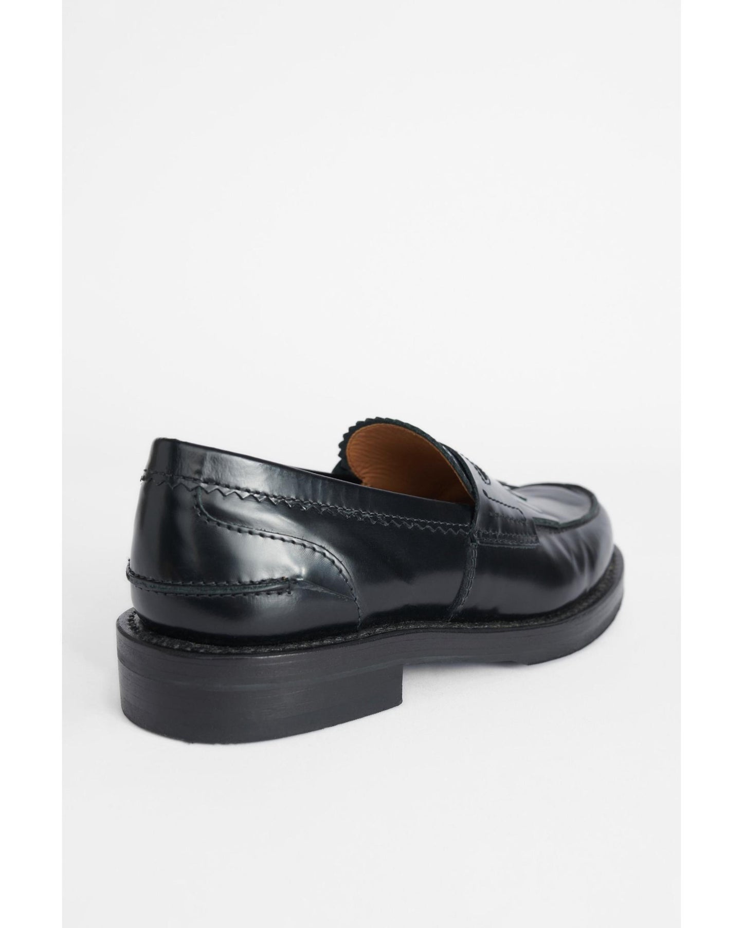 LOAFER  BLACK