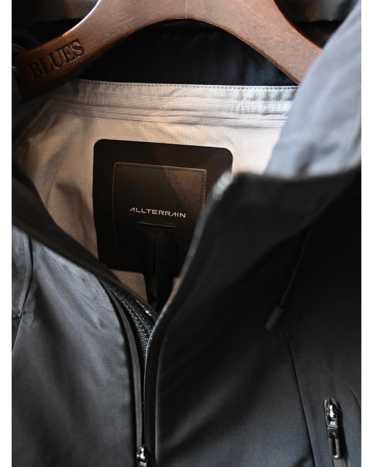 HARD SHELL JACKET