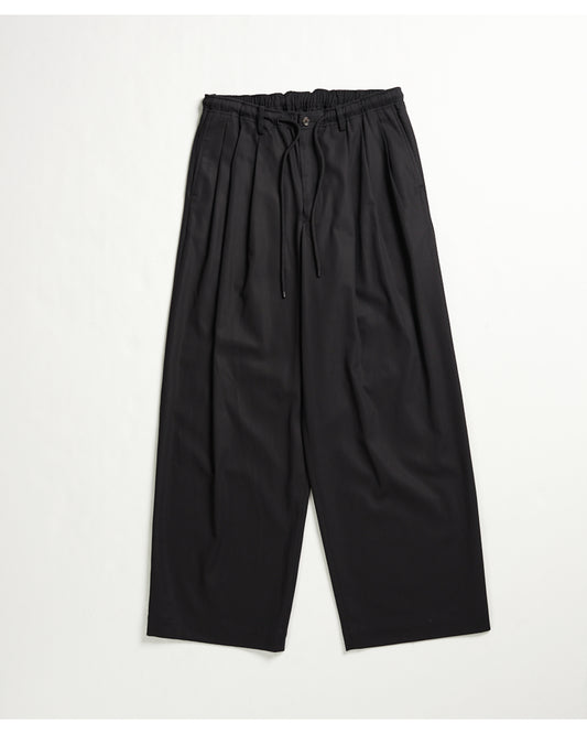 TRIPLE PLEATED EASY TROUSERS BLACK