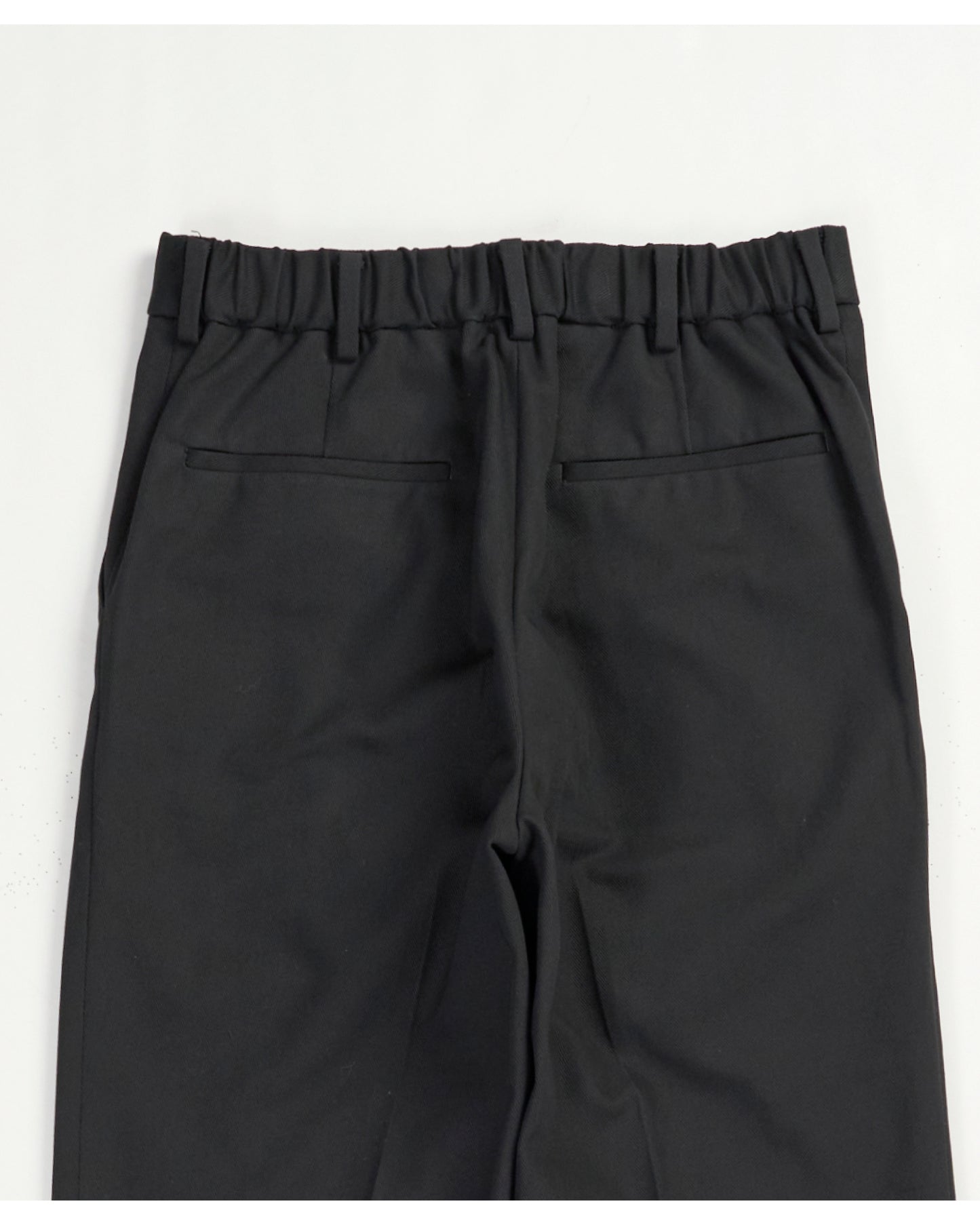 ONE TUCK TAPERED TROUSERS BLACK