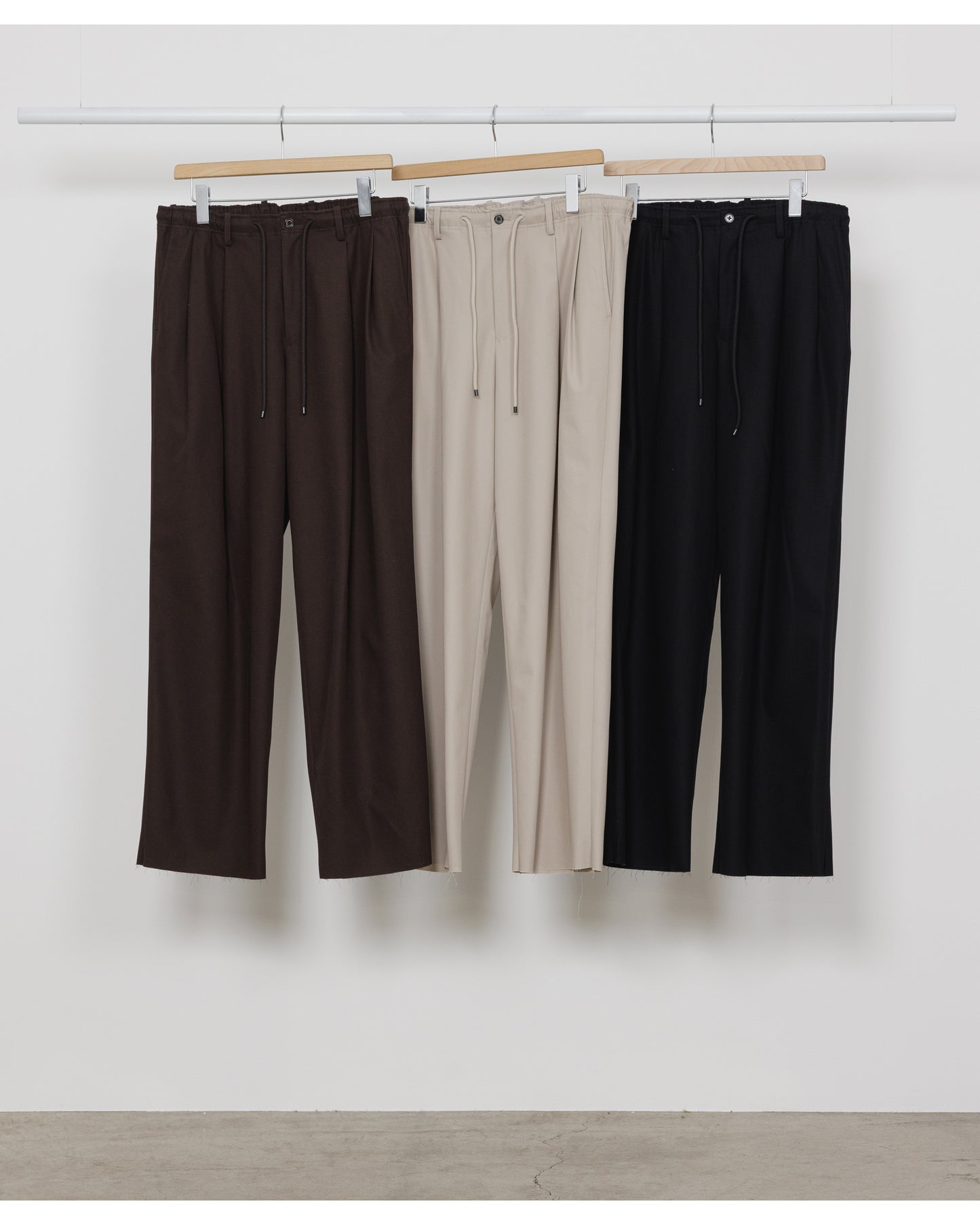DOUBLE PLEATED EASY TROUSERS