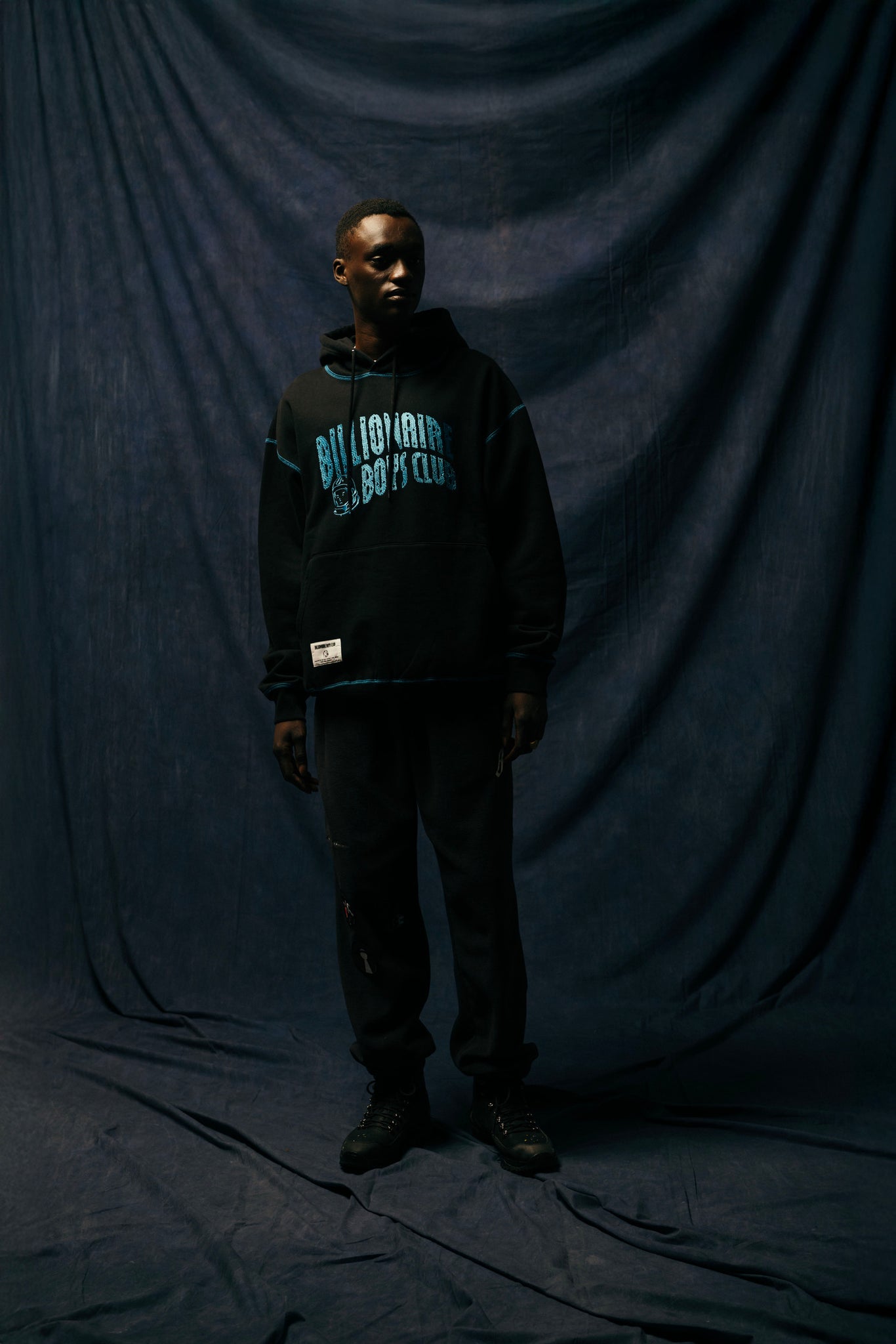 EMBROIDERED LOGO HOODIE