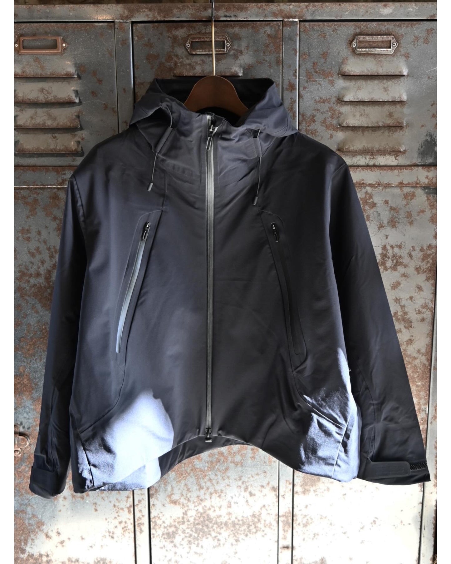 HARD SHELL JACKET