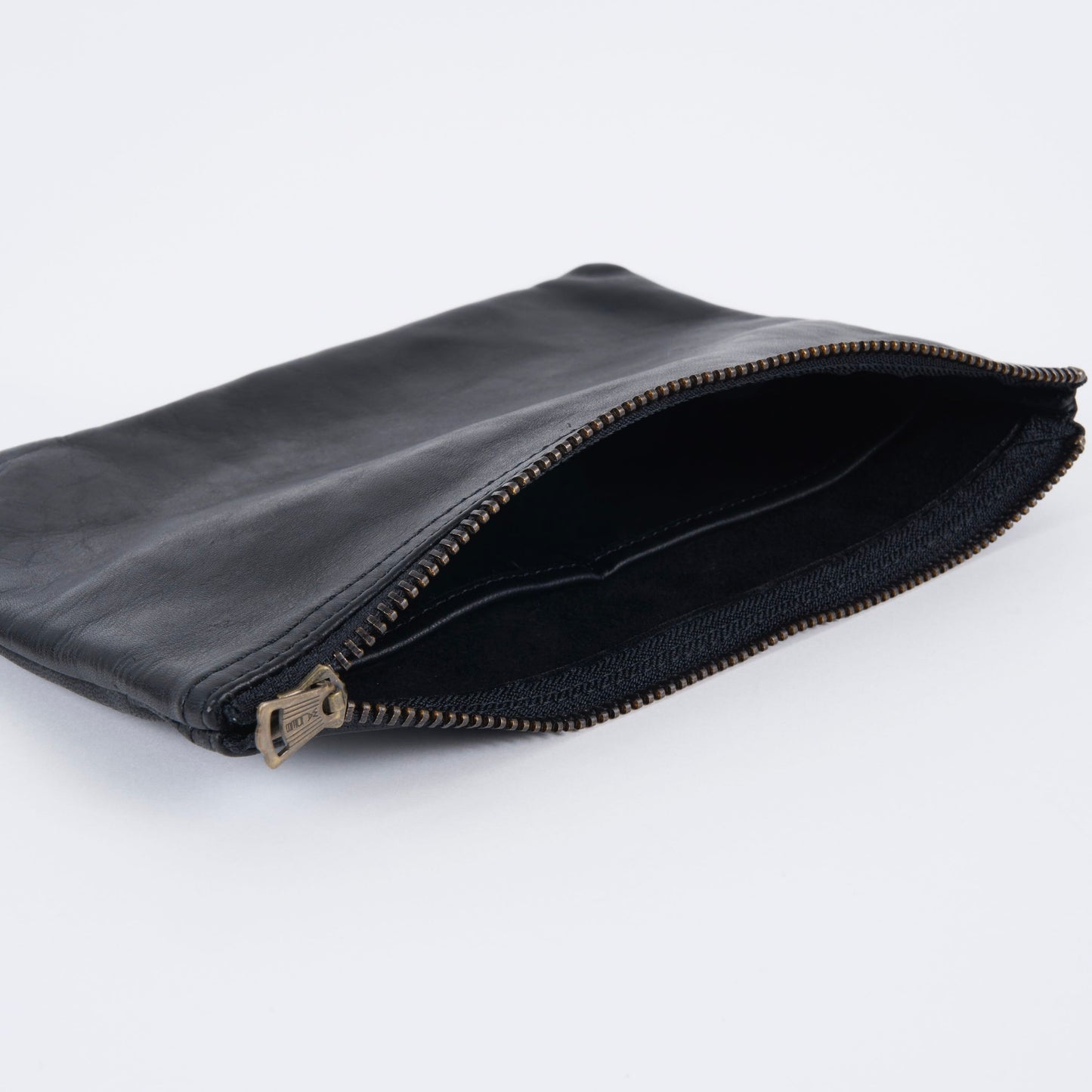 LEATHER CASE L