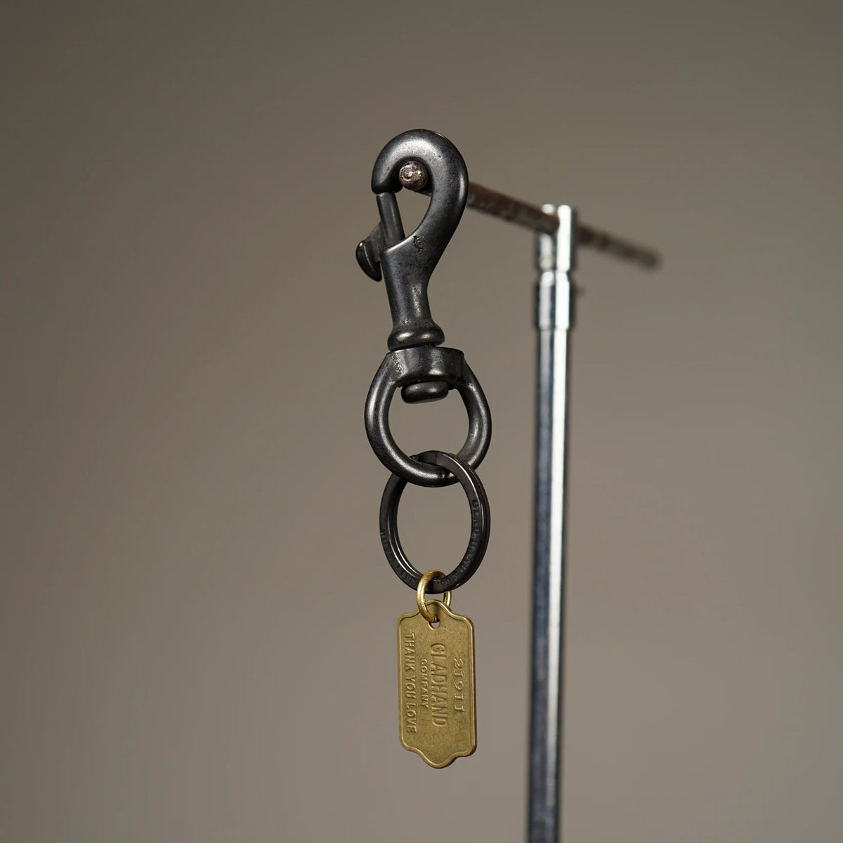 SWIVEL SNAP KEY HOLDER W/DOG TAGGLADHAND