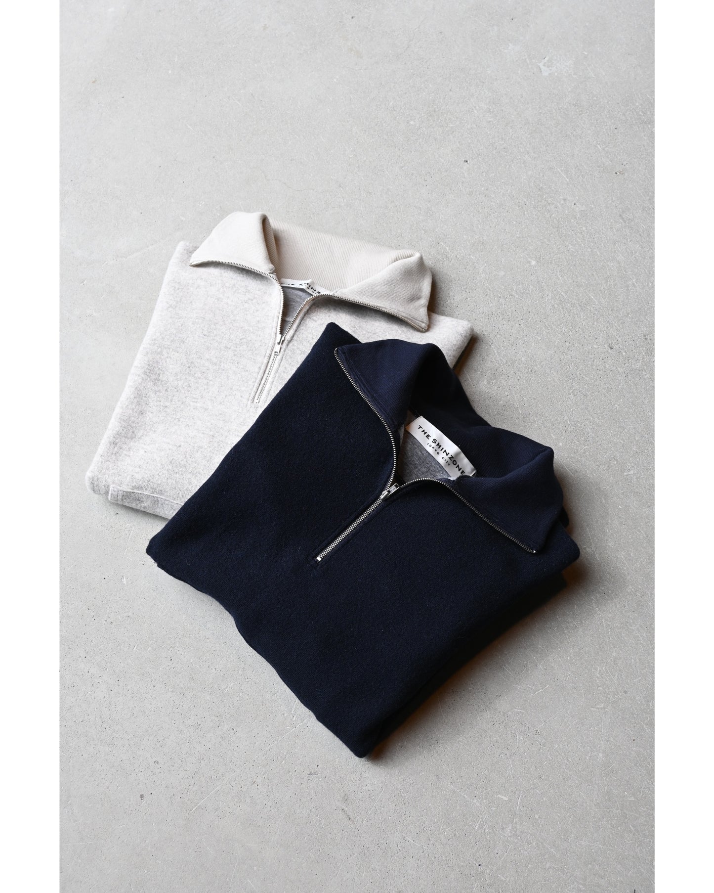 HALF ZIP SWEAT SHIRT