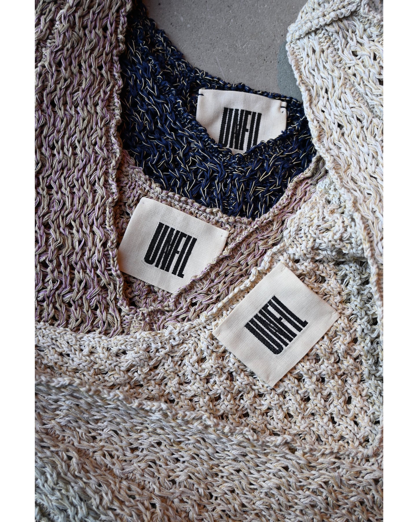 double honeycomb mesh-knit cropped vest