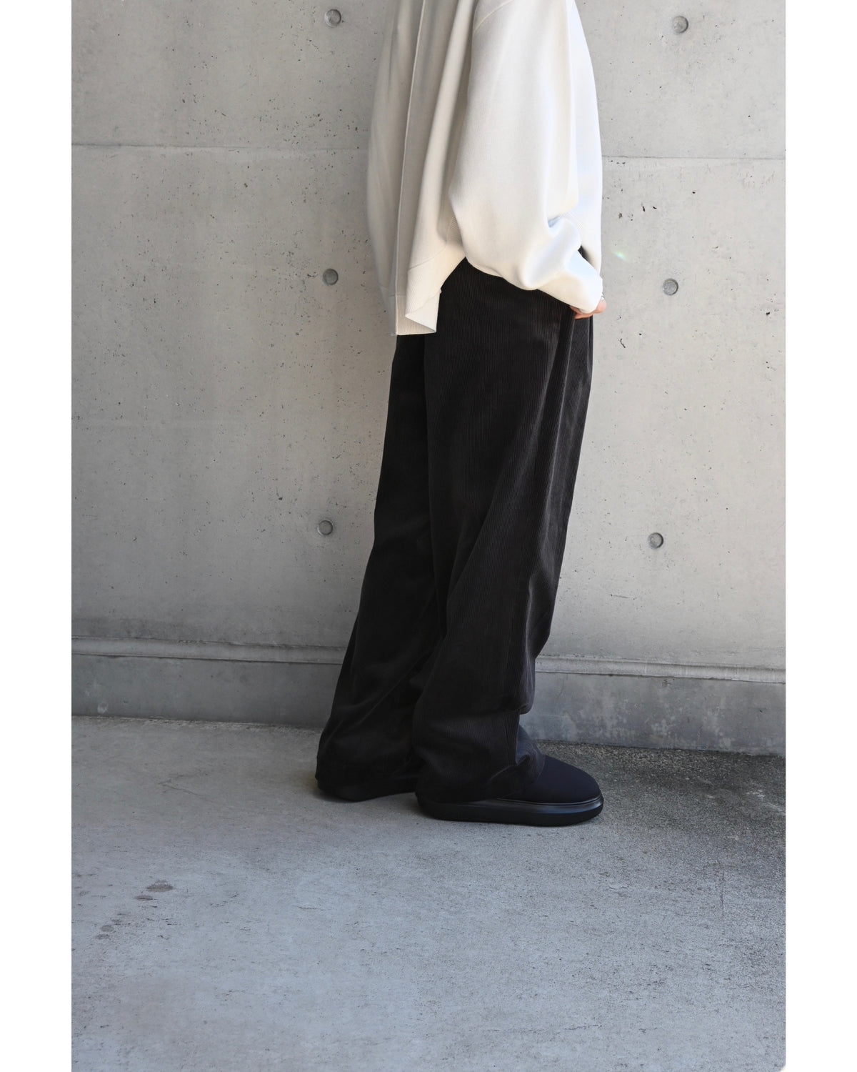 Suvin Corduroy Wide Straight Trousers