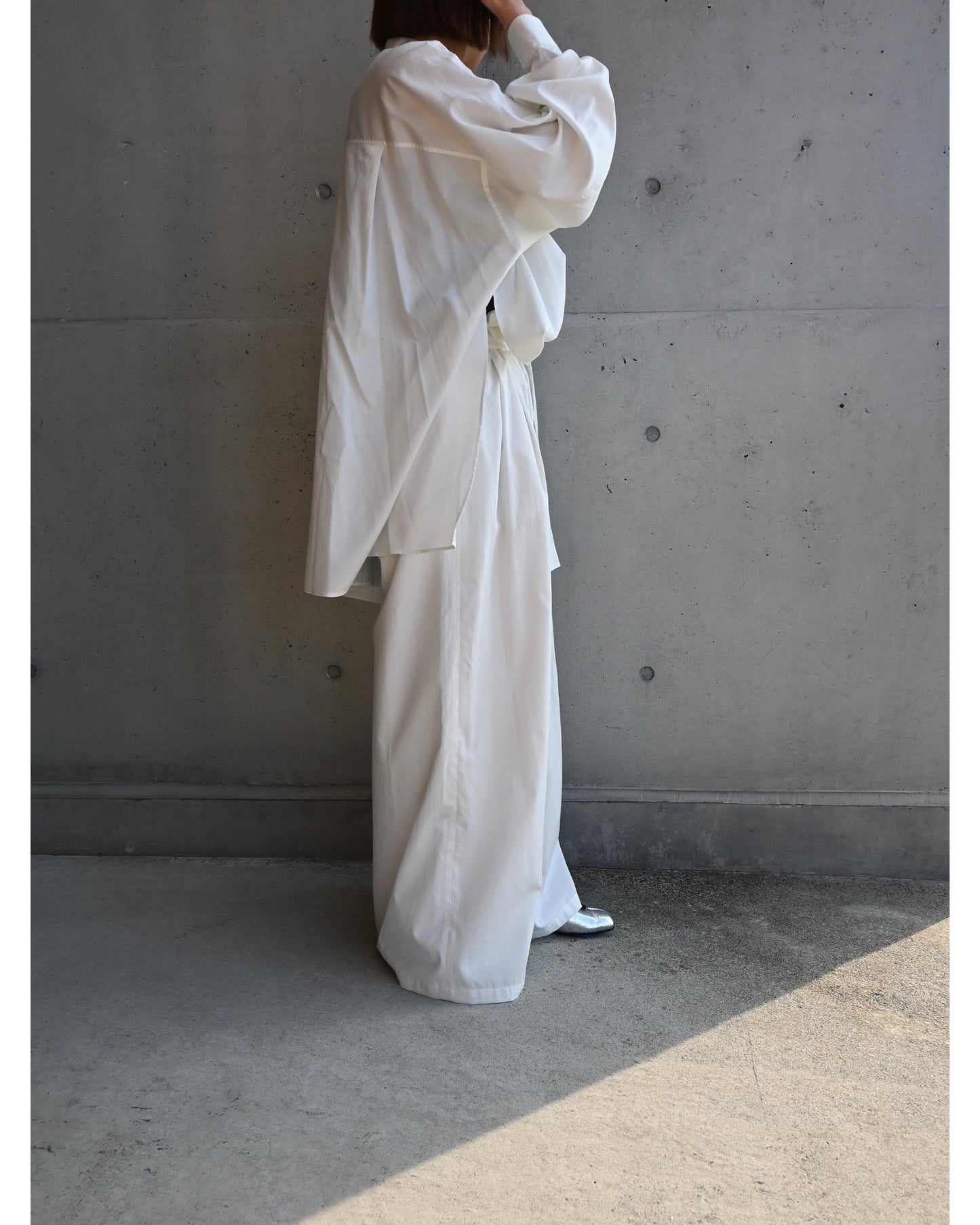 Silicon Poplin Two Tuck Easy Wide Pants