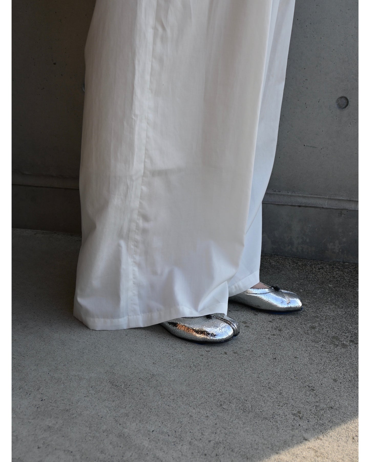 Silicon Poplin Two Tuck Easy Wide Pants