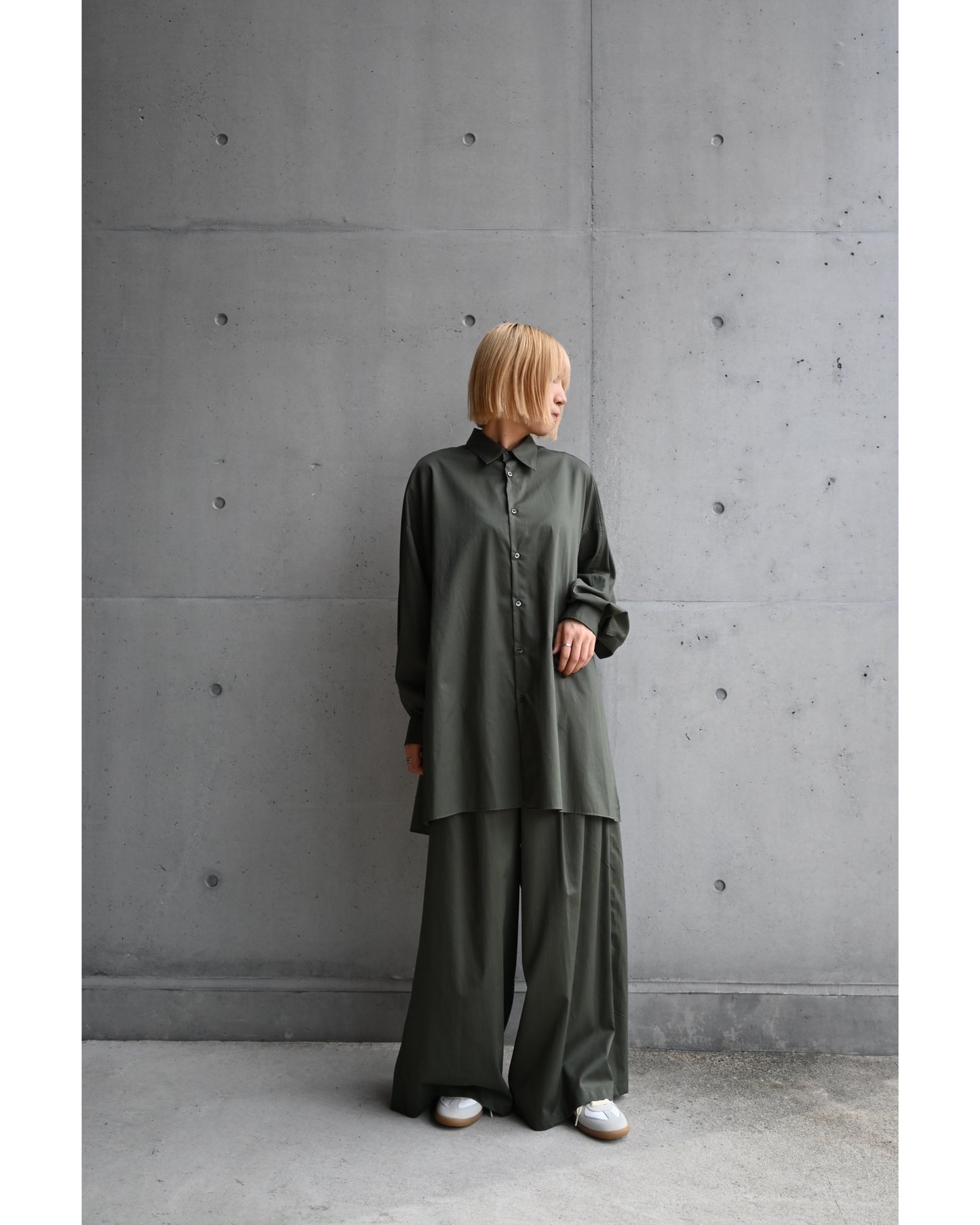 Silicon Poplin Deep Slit Regular Collar Shirt