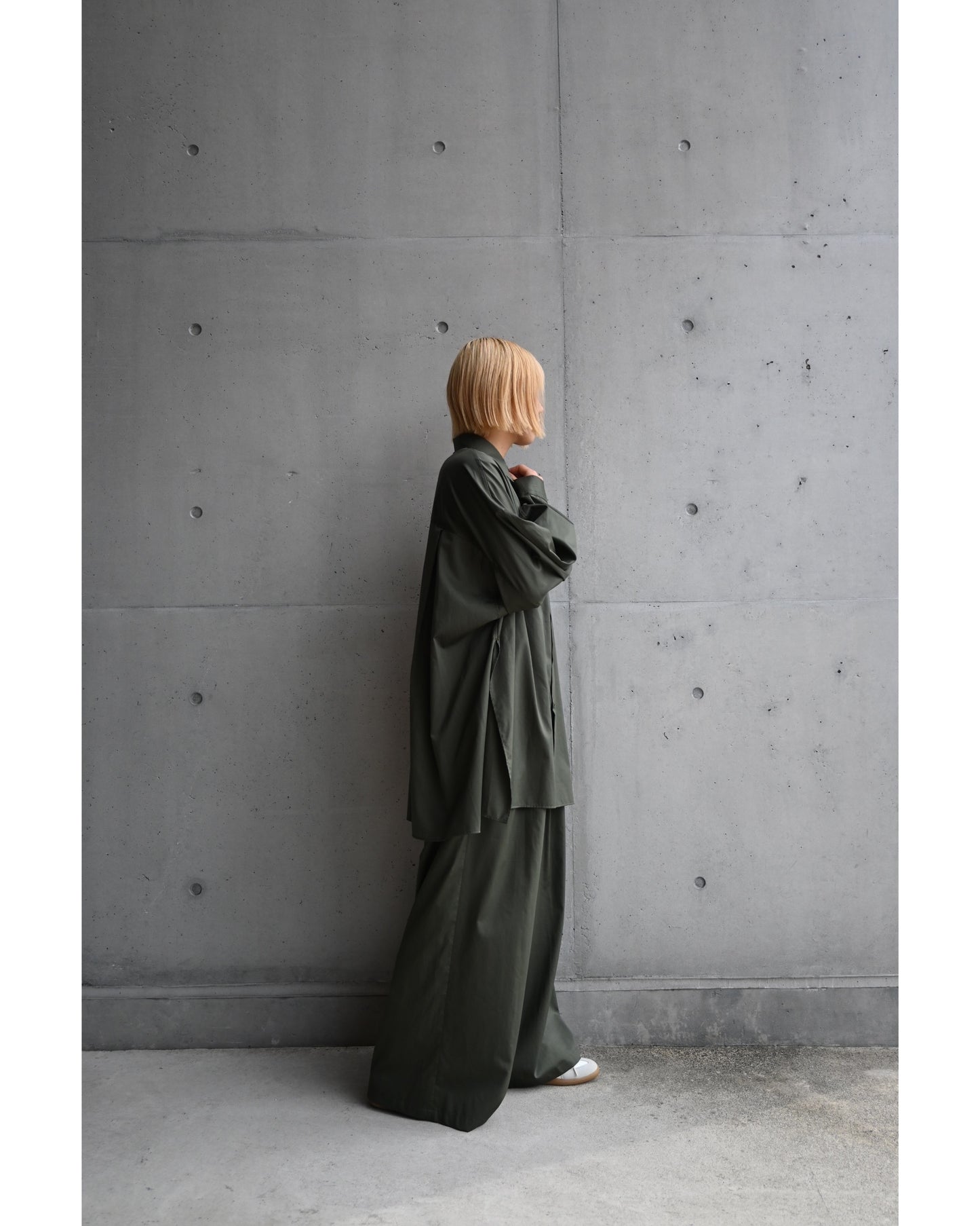 Silicon Poplin Deep Slit Regular Collar Shirt