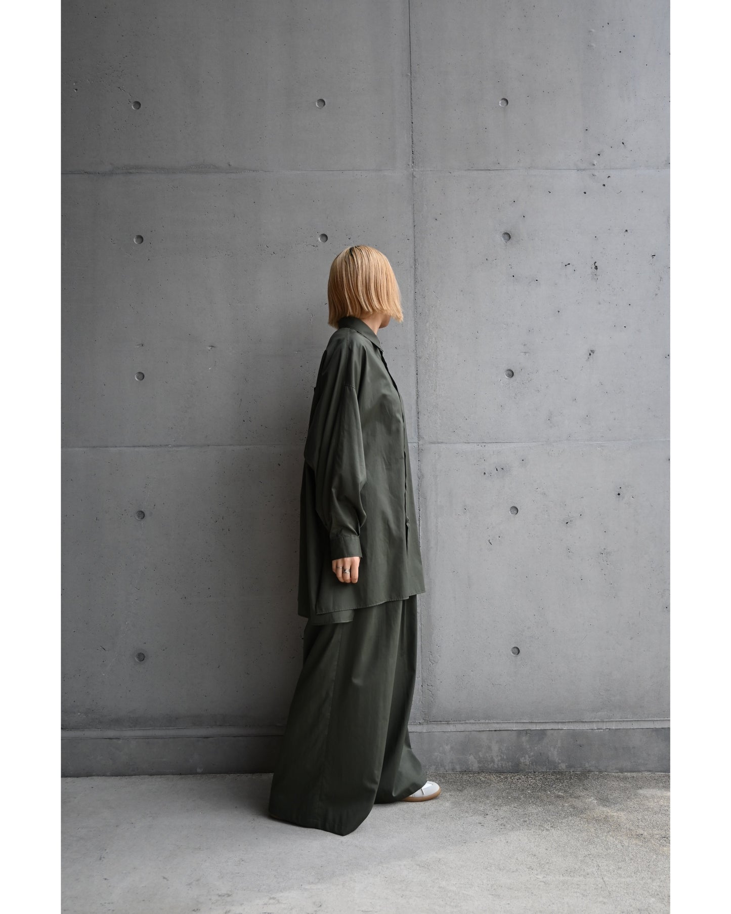 Silicon Poplin Deep Slit Regular Collar Shirt