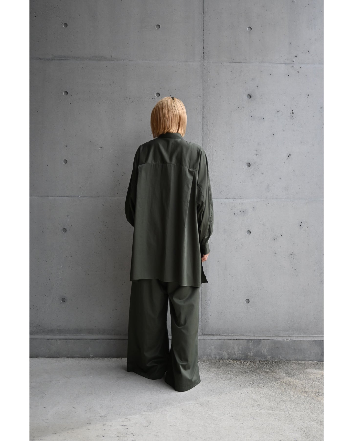 Silicon Poplin Two Tuck Easy Wide Pants