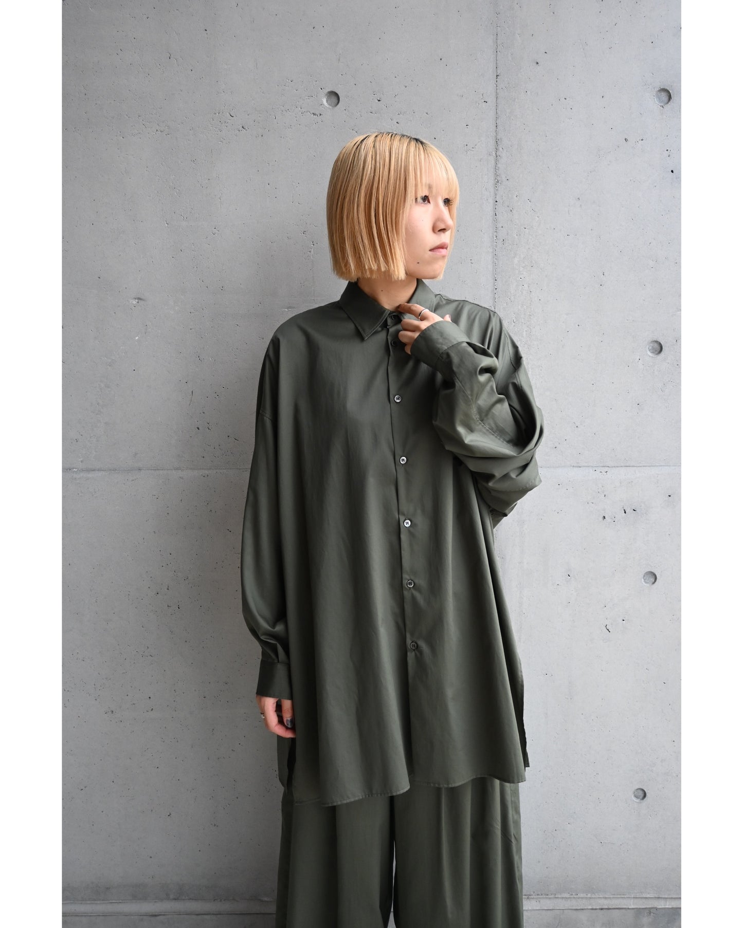 Silicon Poplin Deep Slit Regular Collar Shirt