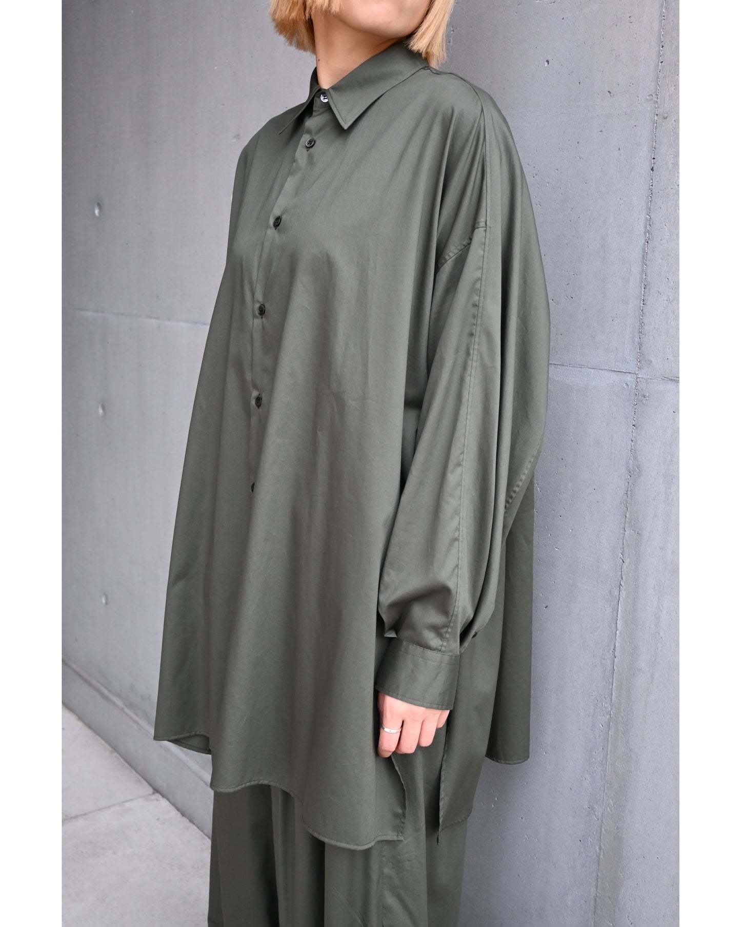 Silicon Poplin Deep Slit Regular Collar Shirt