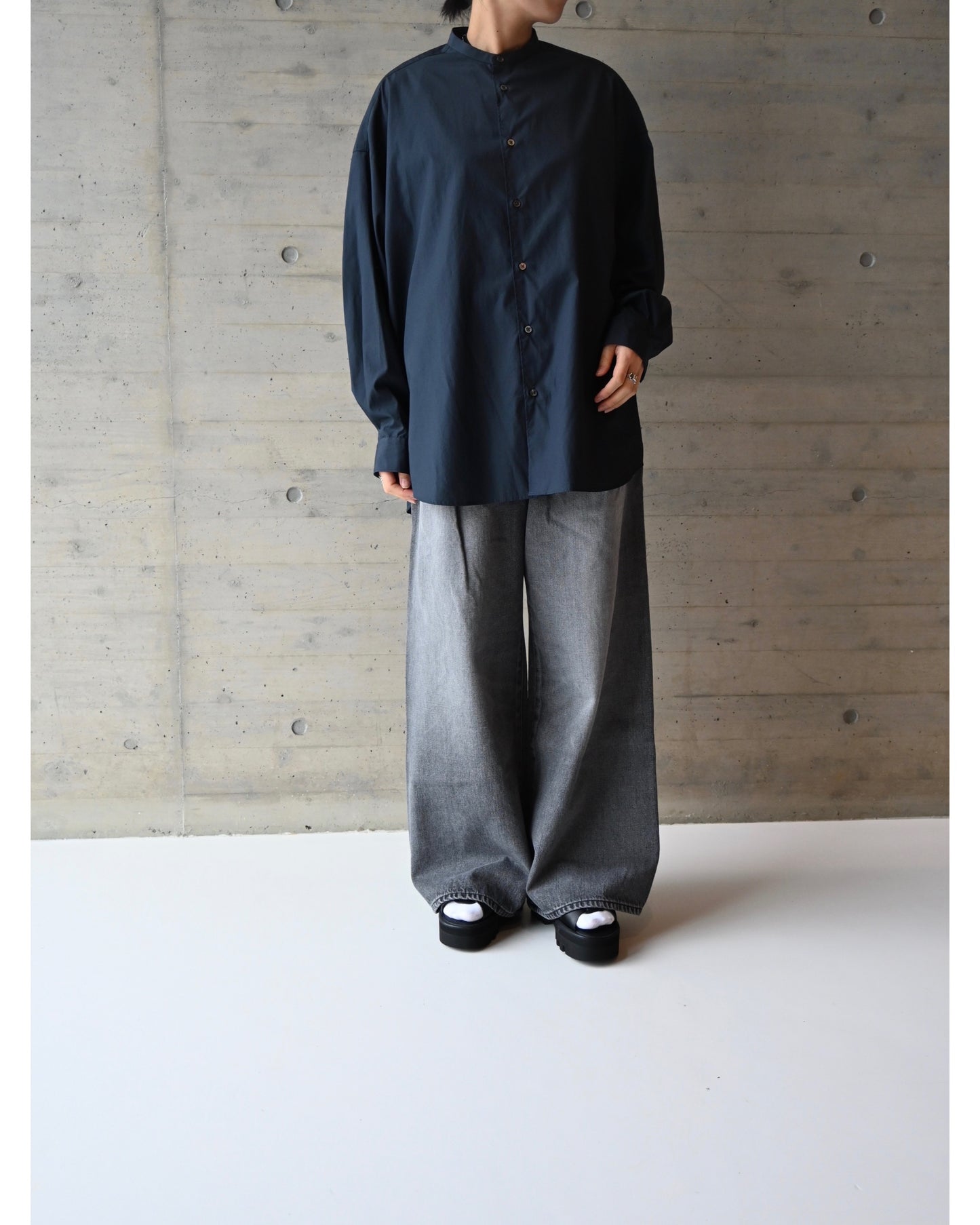 Broad L/S Oversized Band Collar Shirt