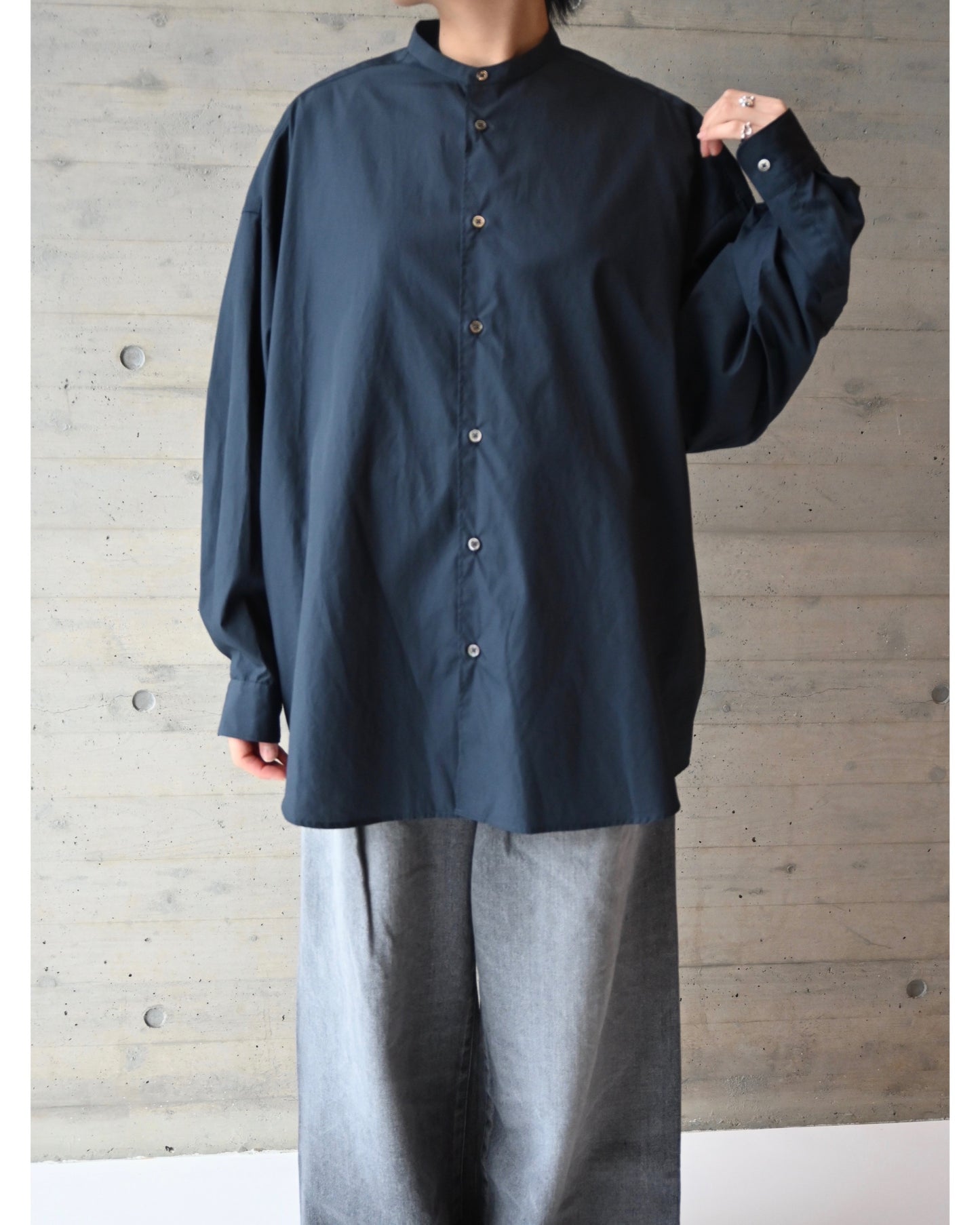 Broad L/S Oversized Band Collar Shirt