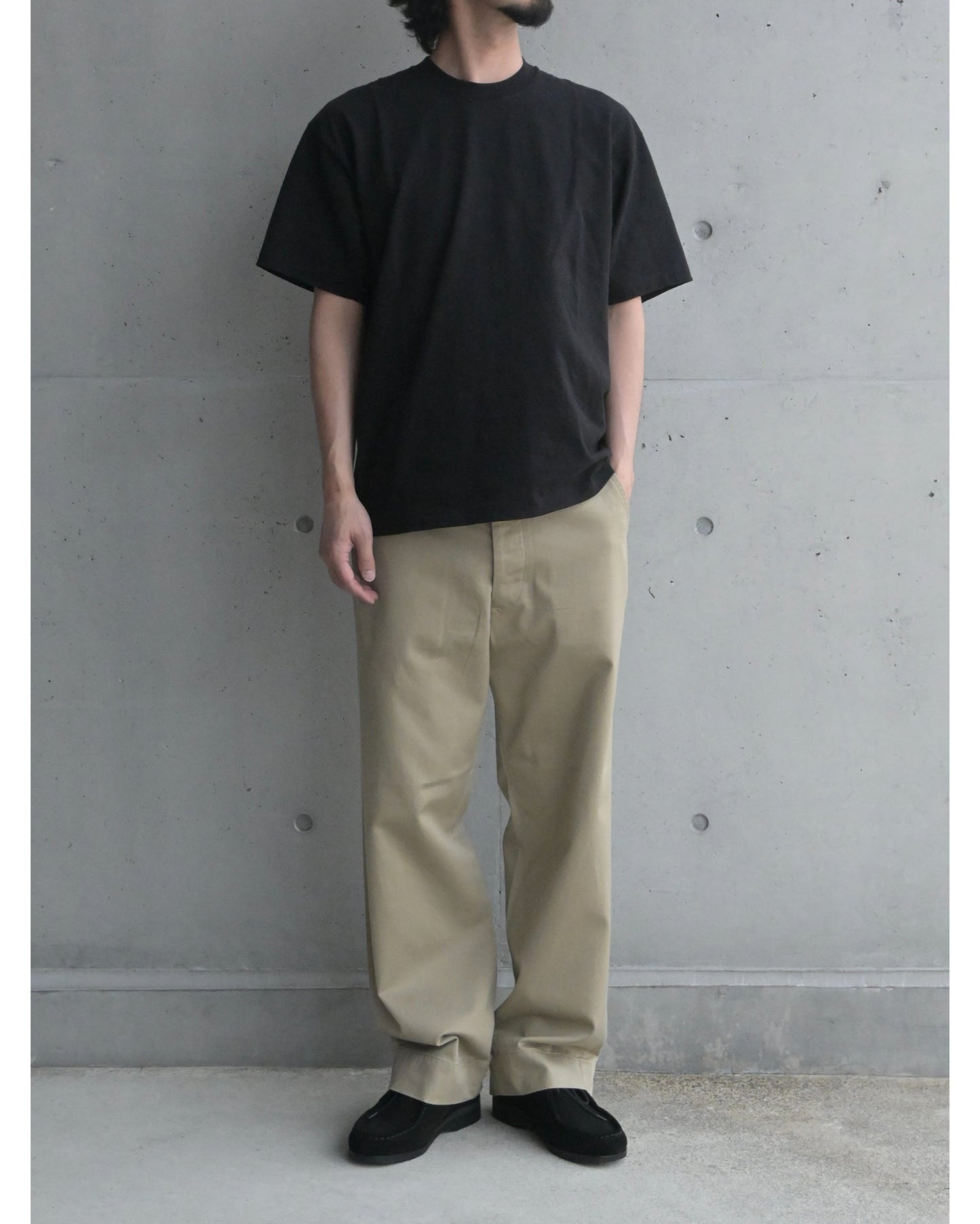 KHAKI チノパンツ