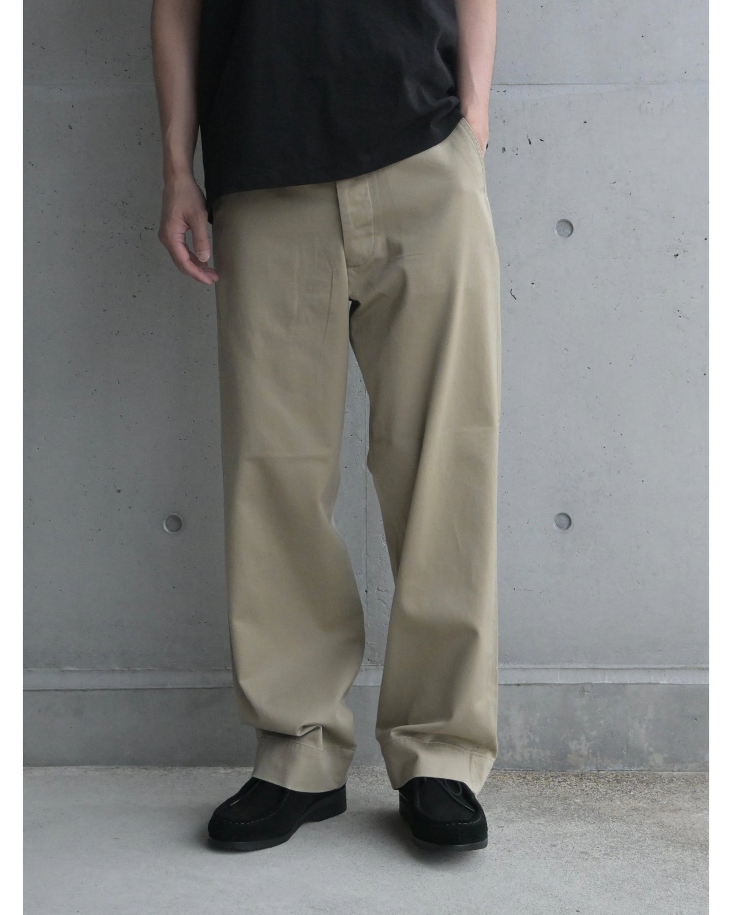 KHAKI チノパンツ