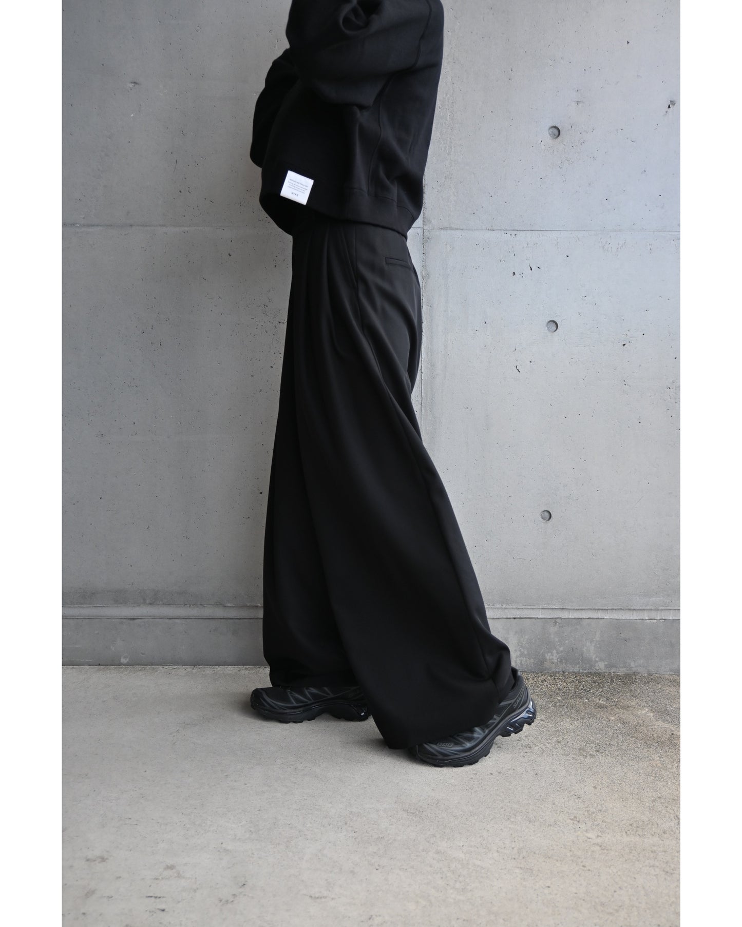Techno Wool Nylon Two Tuck Wide Pants