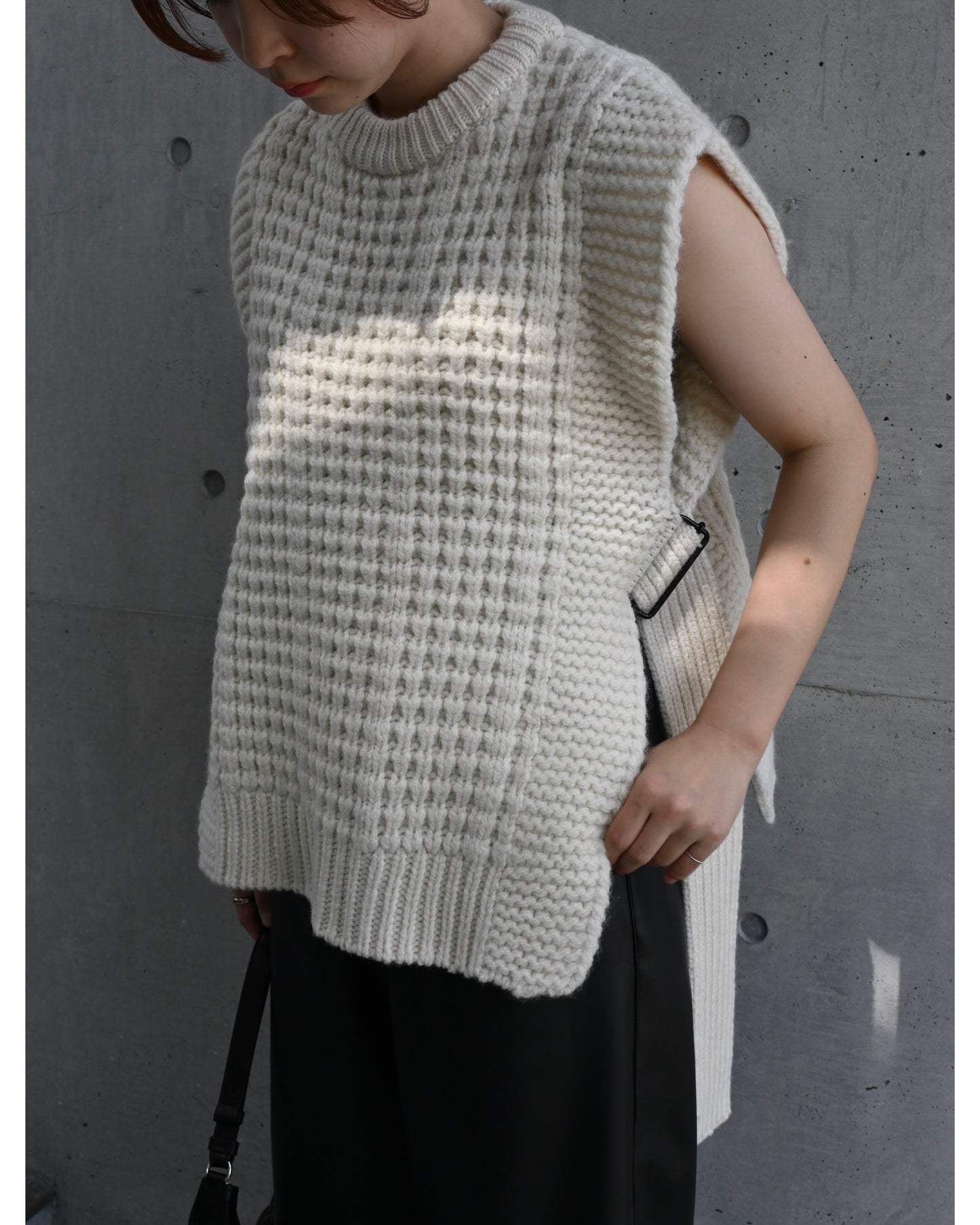 WAFFLE-KNIT SWEATER VEST 11374