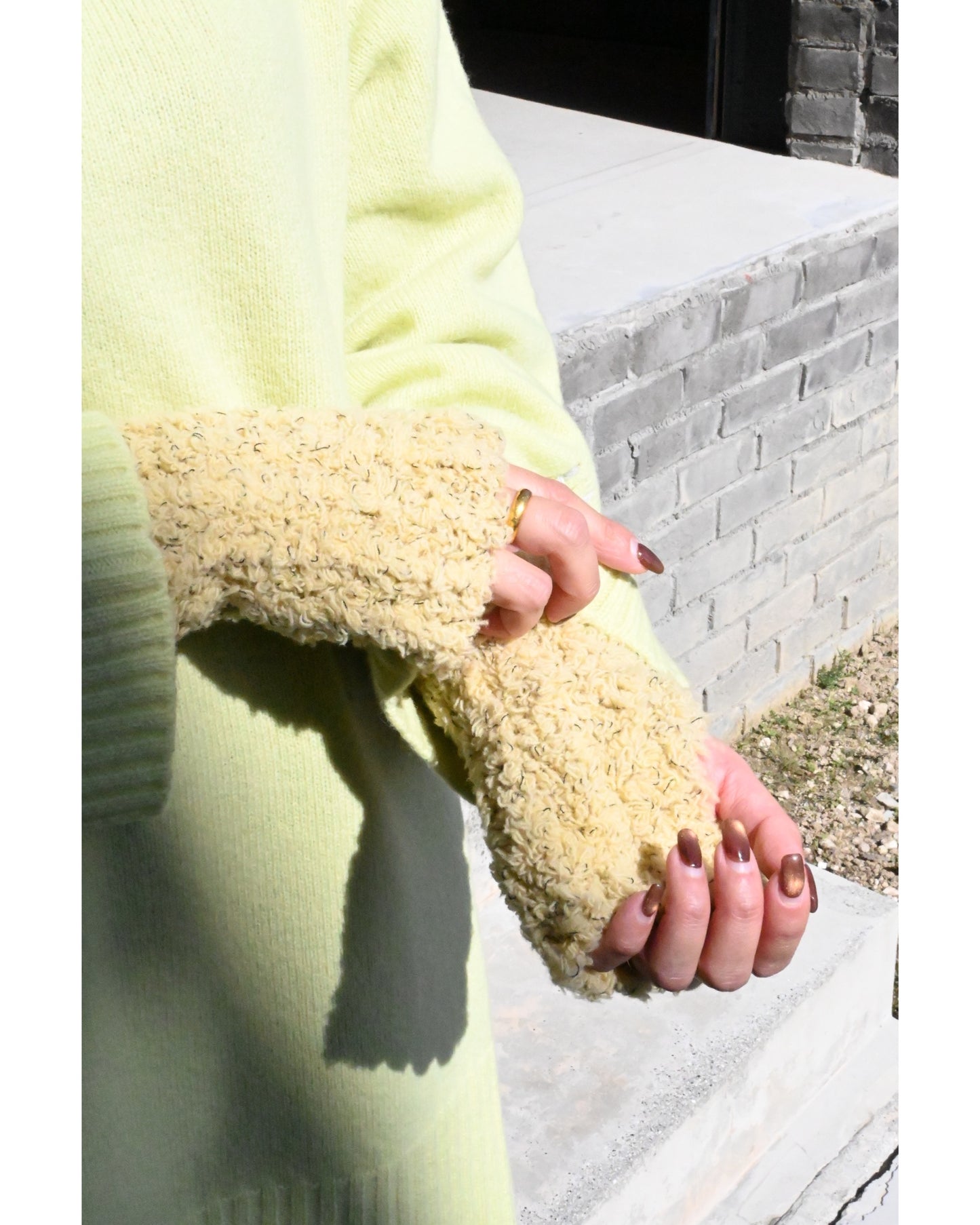 FUR KNIT FINGERLESS GLOVES