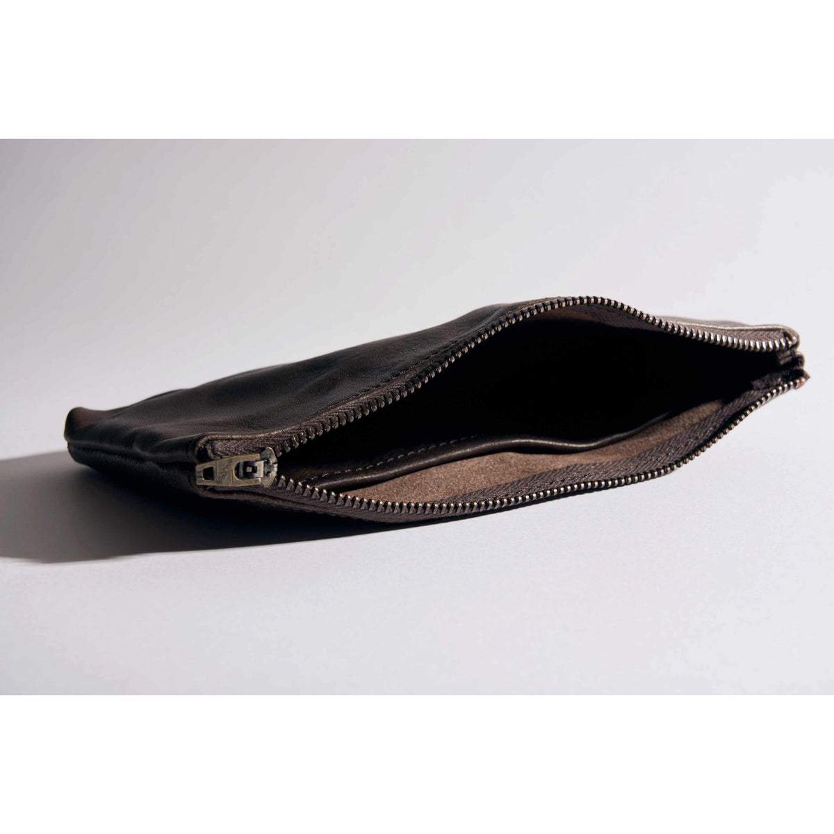 LEATHER POUCH M