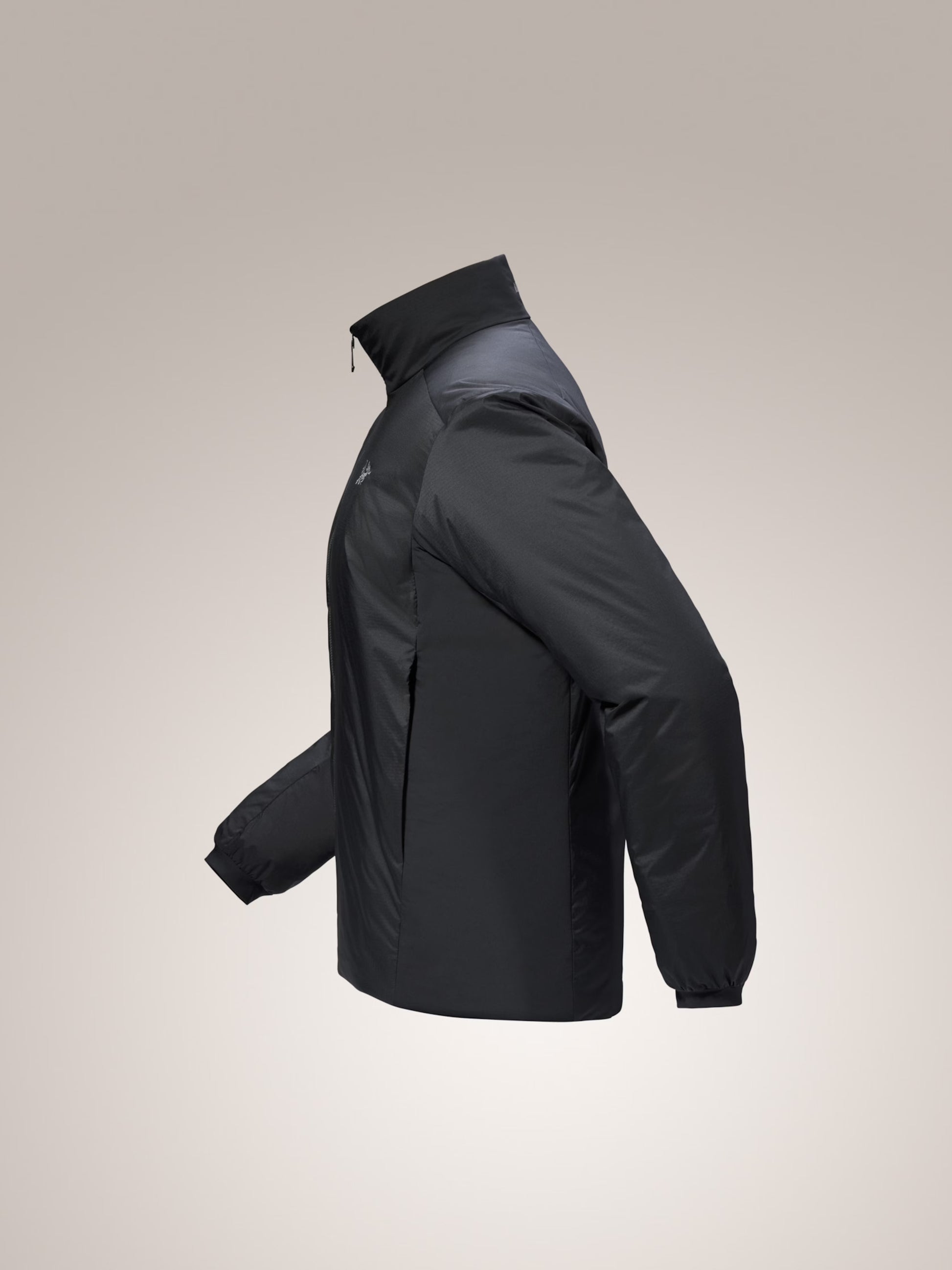 ARC'TERYX atom jacket ブラック Mサイズ 新品タグ付き 中古 ARC'TERYX atom jacket ブラック Mサイズ 新品タグ付き 中古
