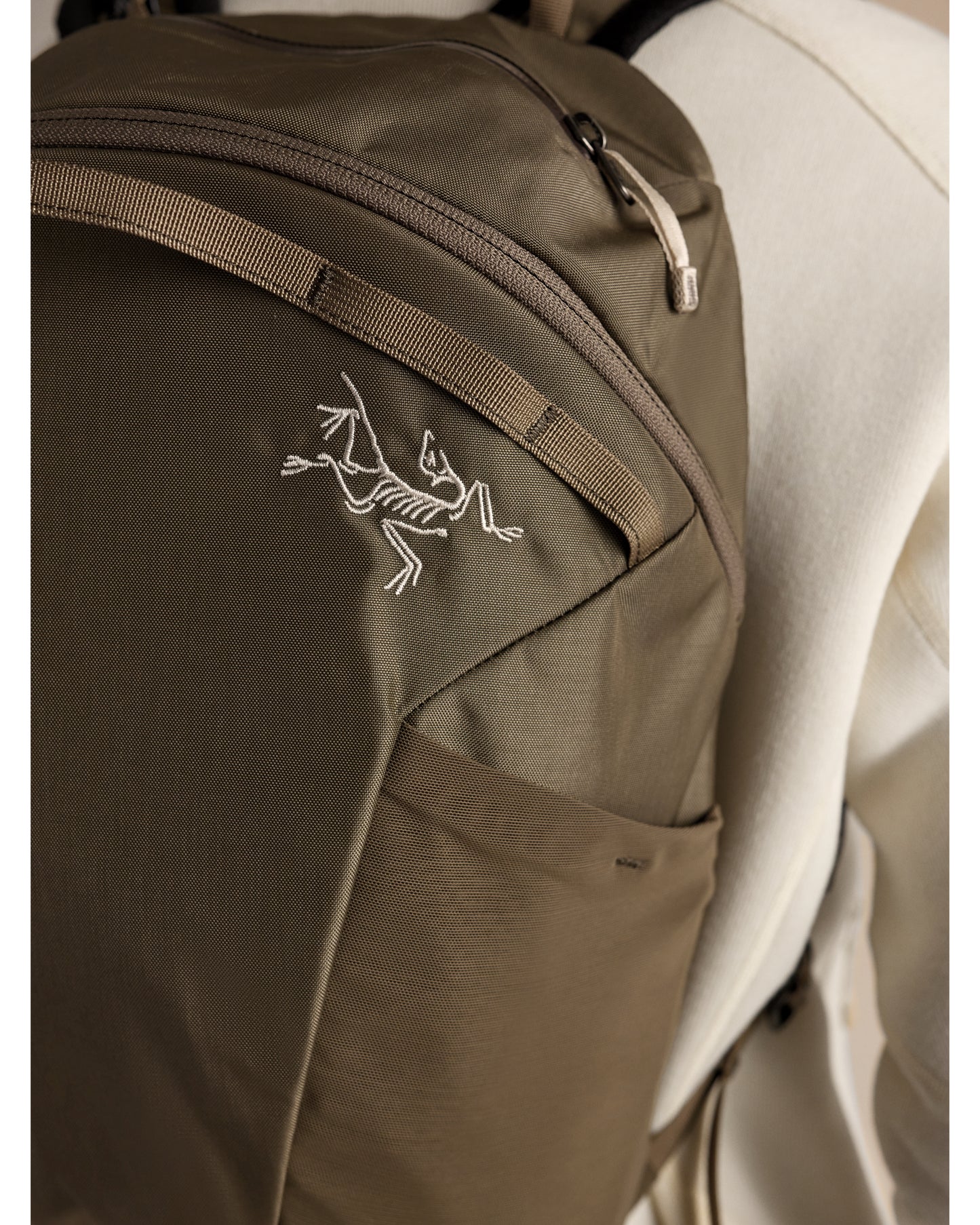 Axios 10 Backpack