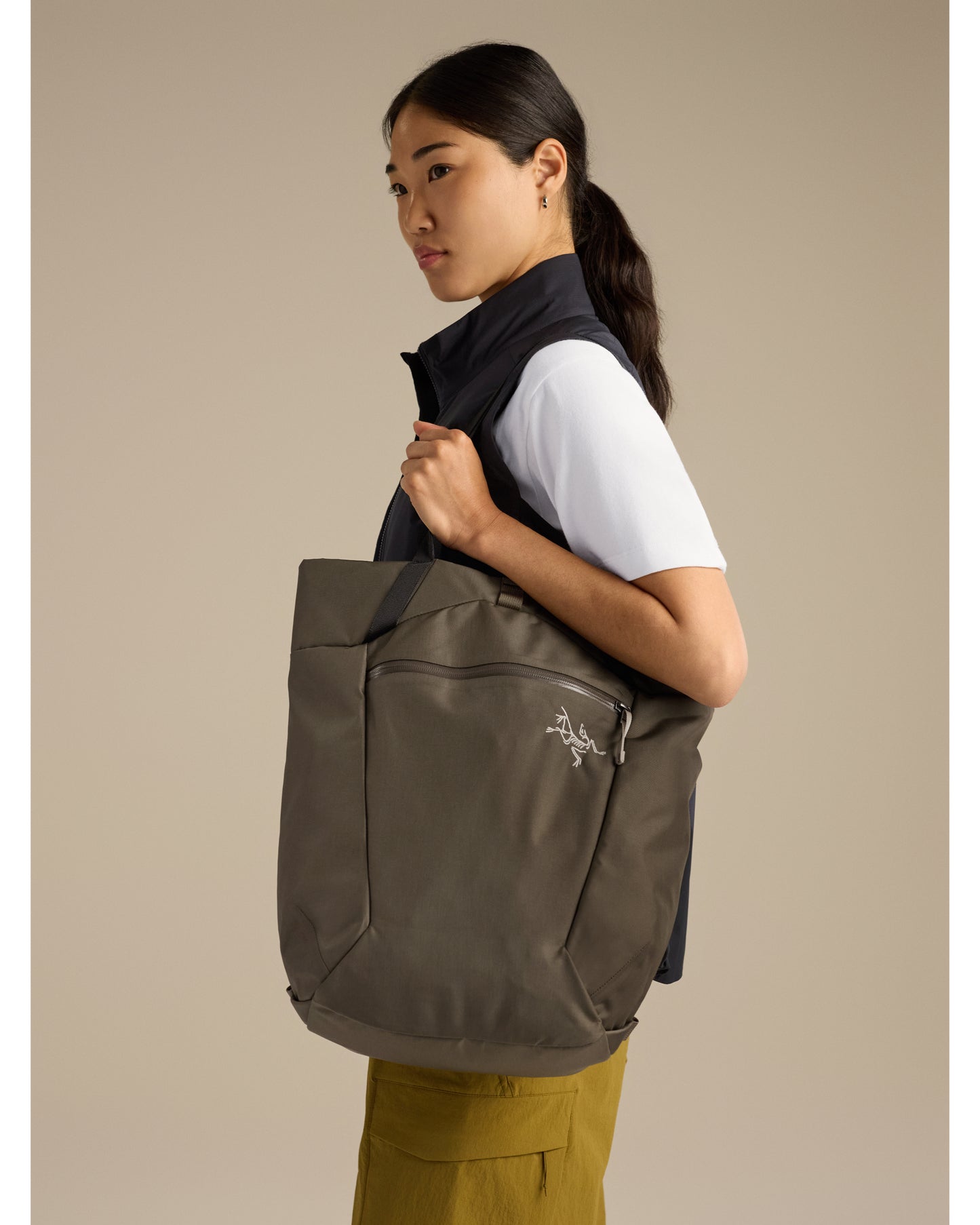 Axios 20 Tote