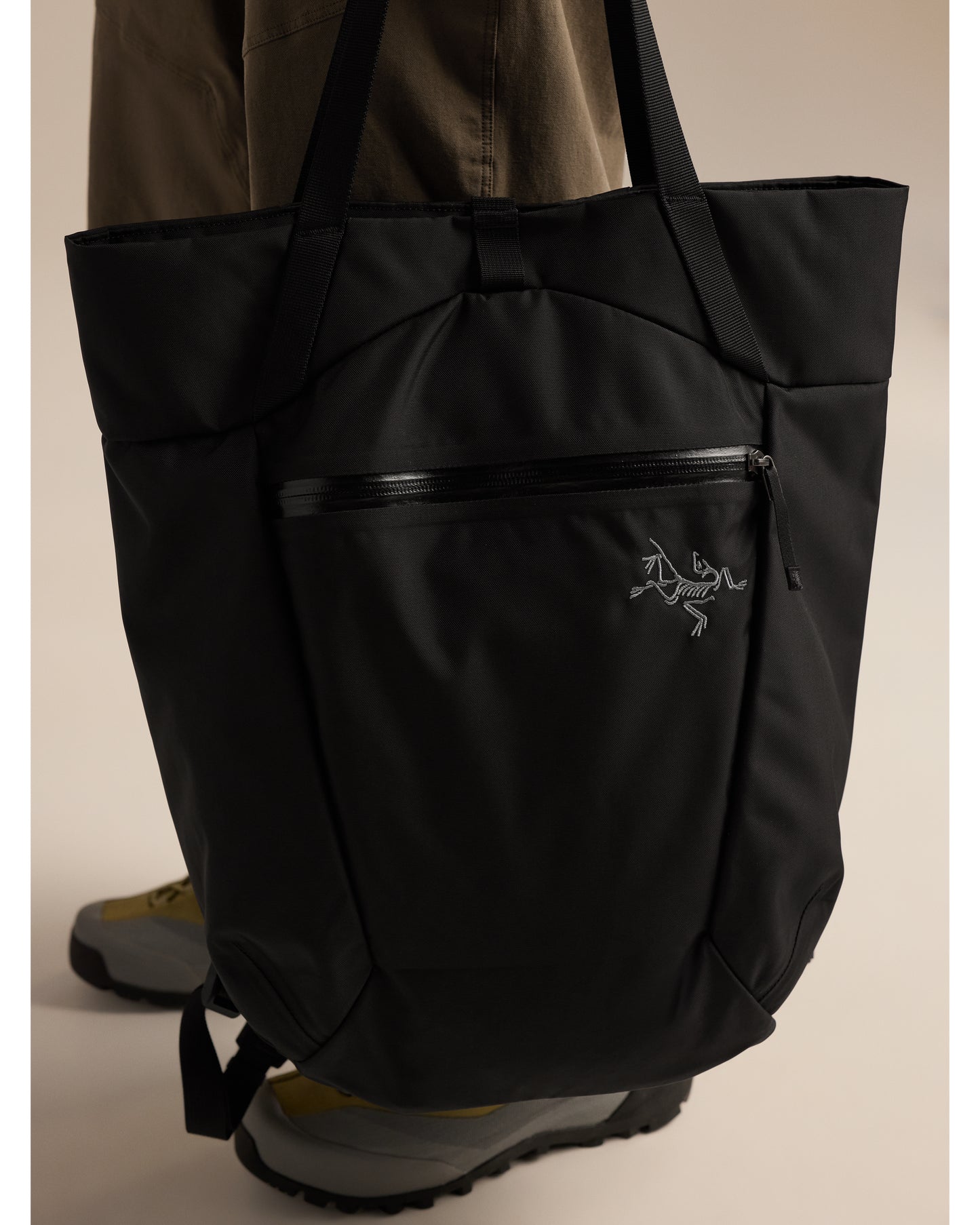 Axios 20 Tote