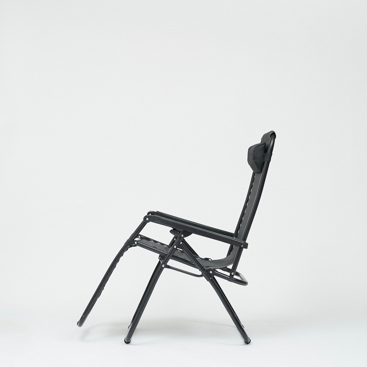 FOLDING RECLINER CHAIR