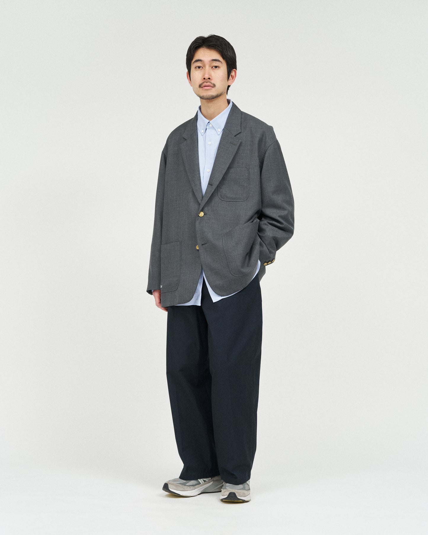CLASSIC CHINO TROUSERS