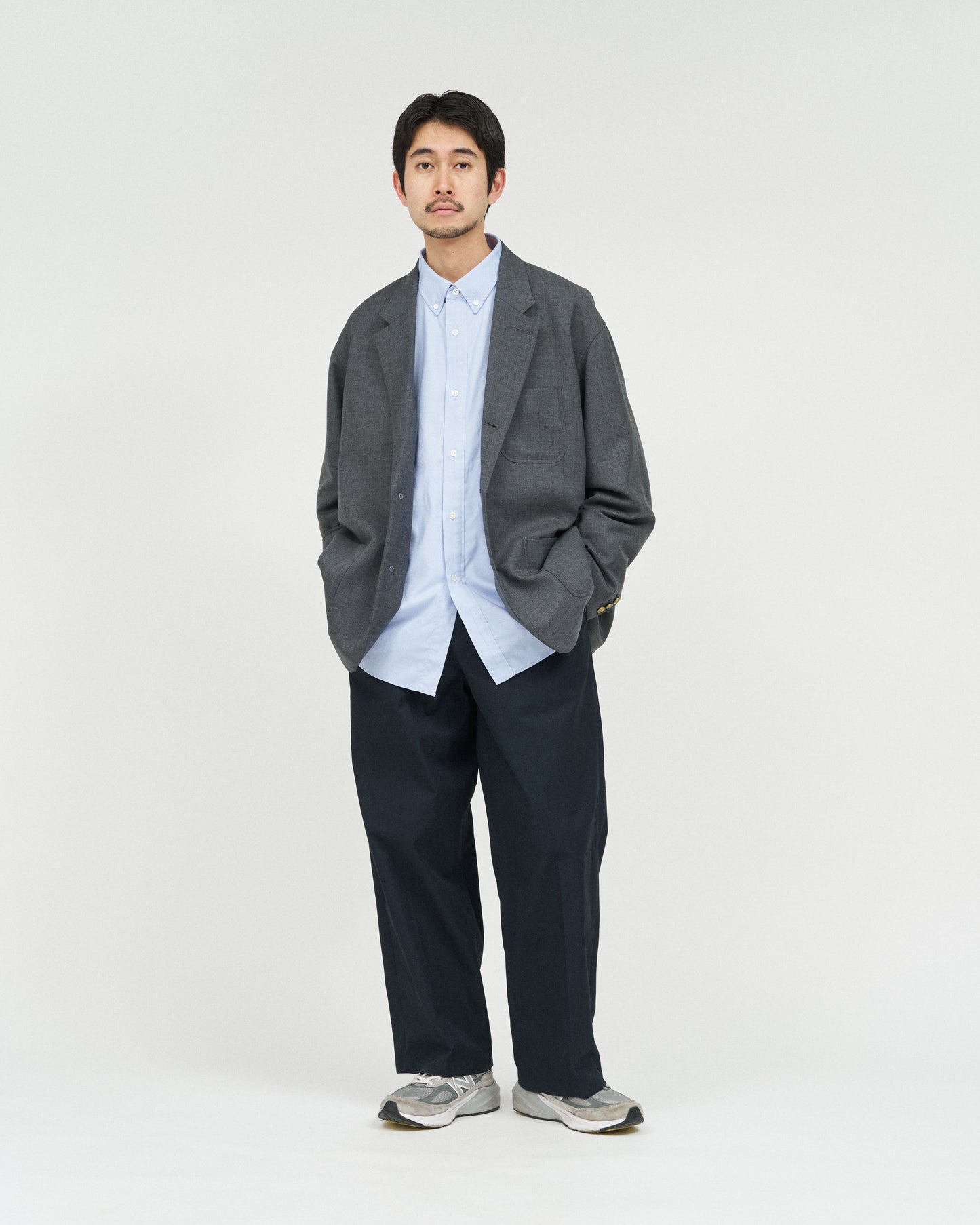 CLASSIC CHINO TROUSERS