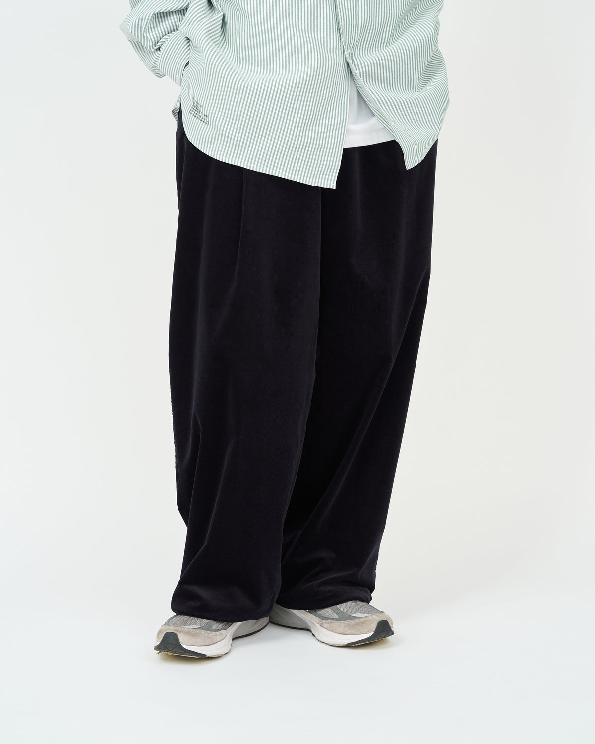 AIR CORDUROY WIDE TROUSERS