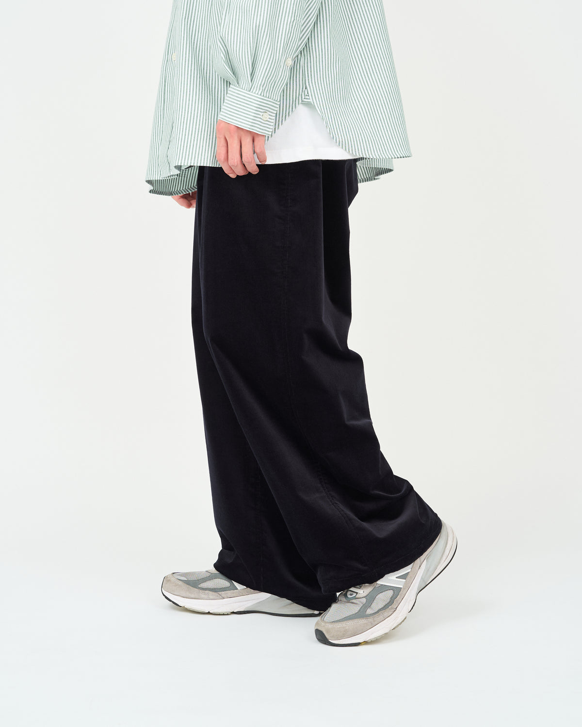 AIR CORDUROY WIDE TROUSERS