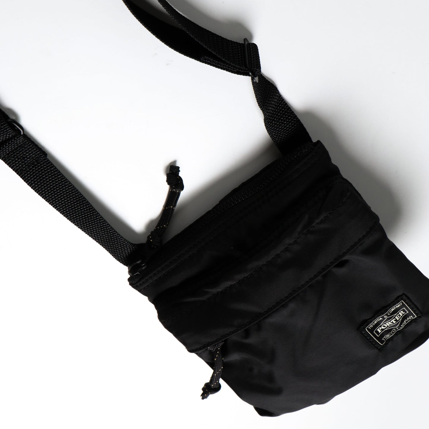 FORCE SHOULDER POUCH