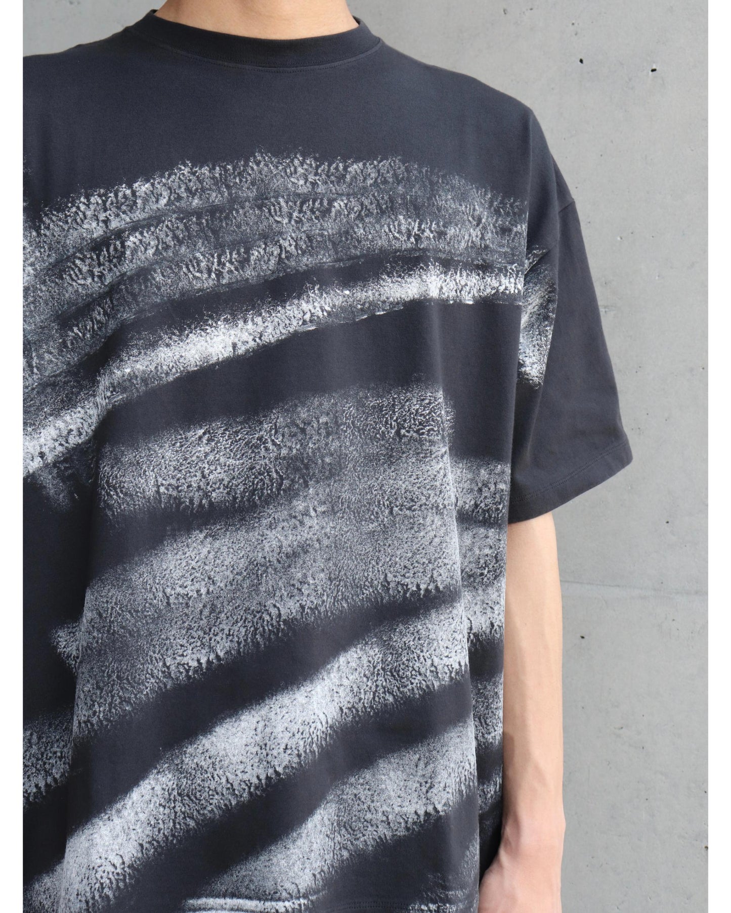 ABSTRACT PAINTED T-SHIRT  BLACK