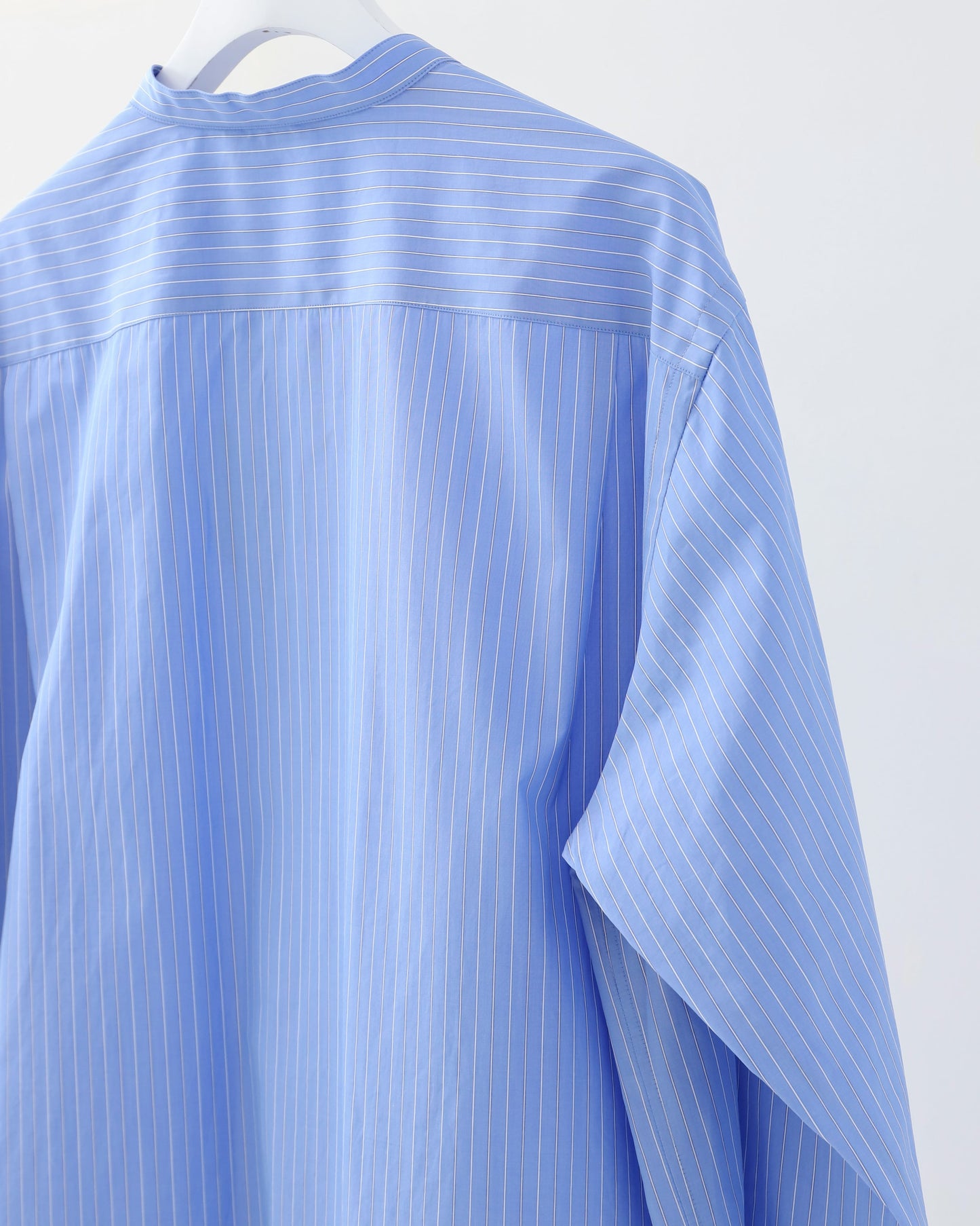 SUVIN HIGH COUNT CLOTH STRIPE STAND COLLAR SHIRT SAX BLUE