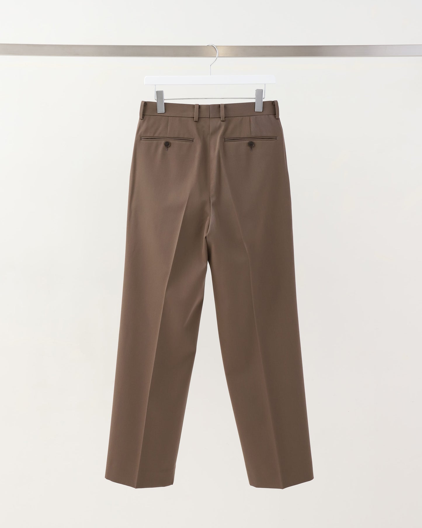 LIGHT WOOL MAX GABARDINE TWO-TUCK SLACKS TOP BROWN