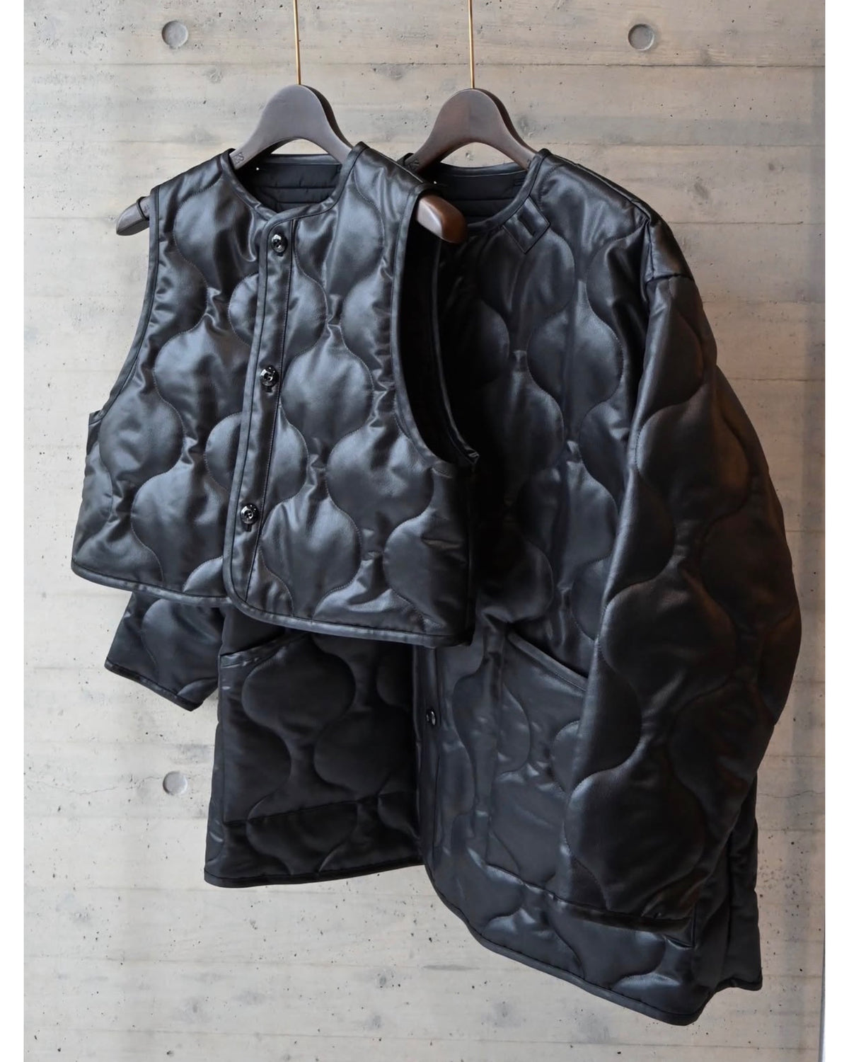 FAUX LEATHER QUILTED CROPPED VEST 17605