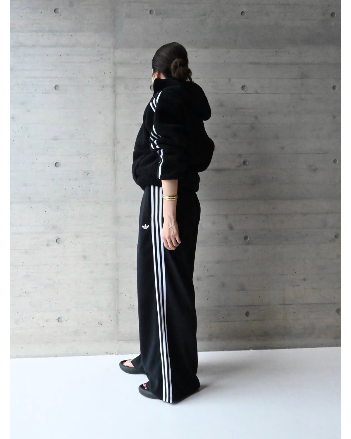 ADILUNA SEASON 2 × JENNIE PLEATED TP