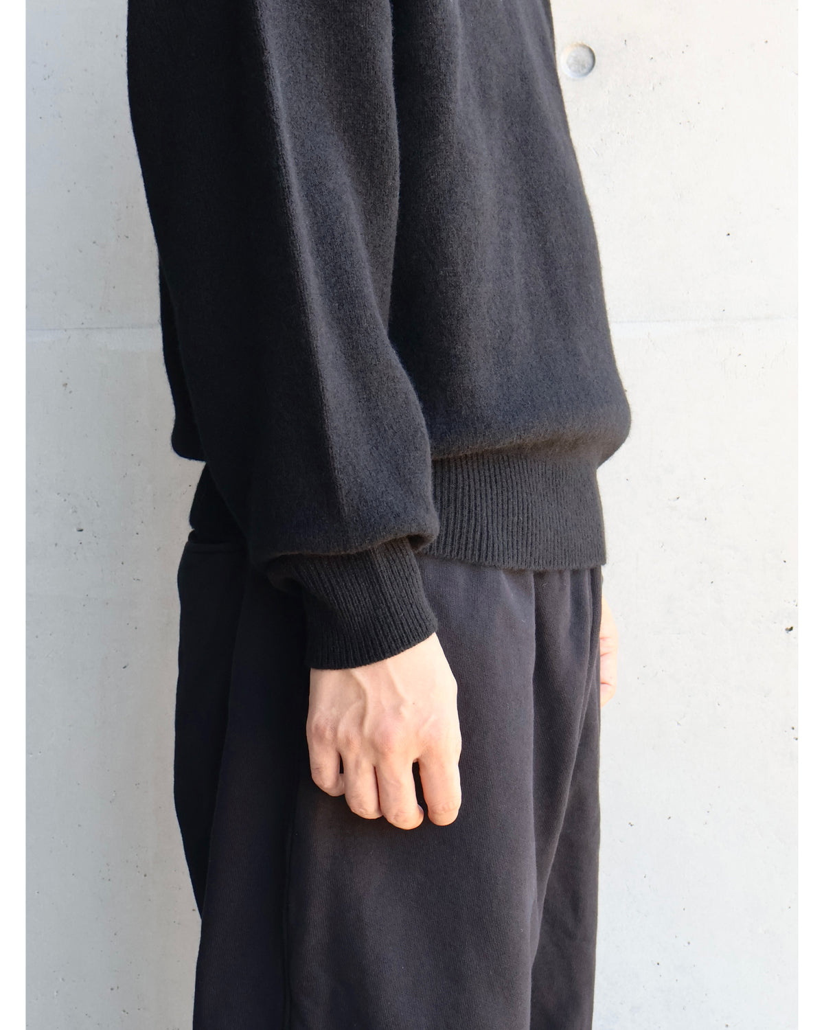 ラムズウール クルーネックニット BLACK
